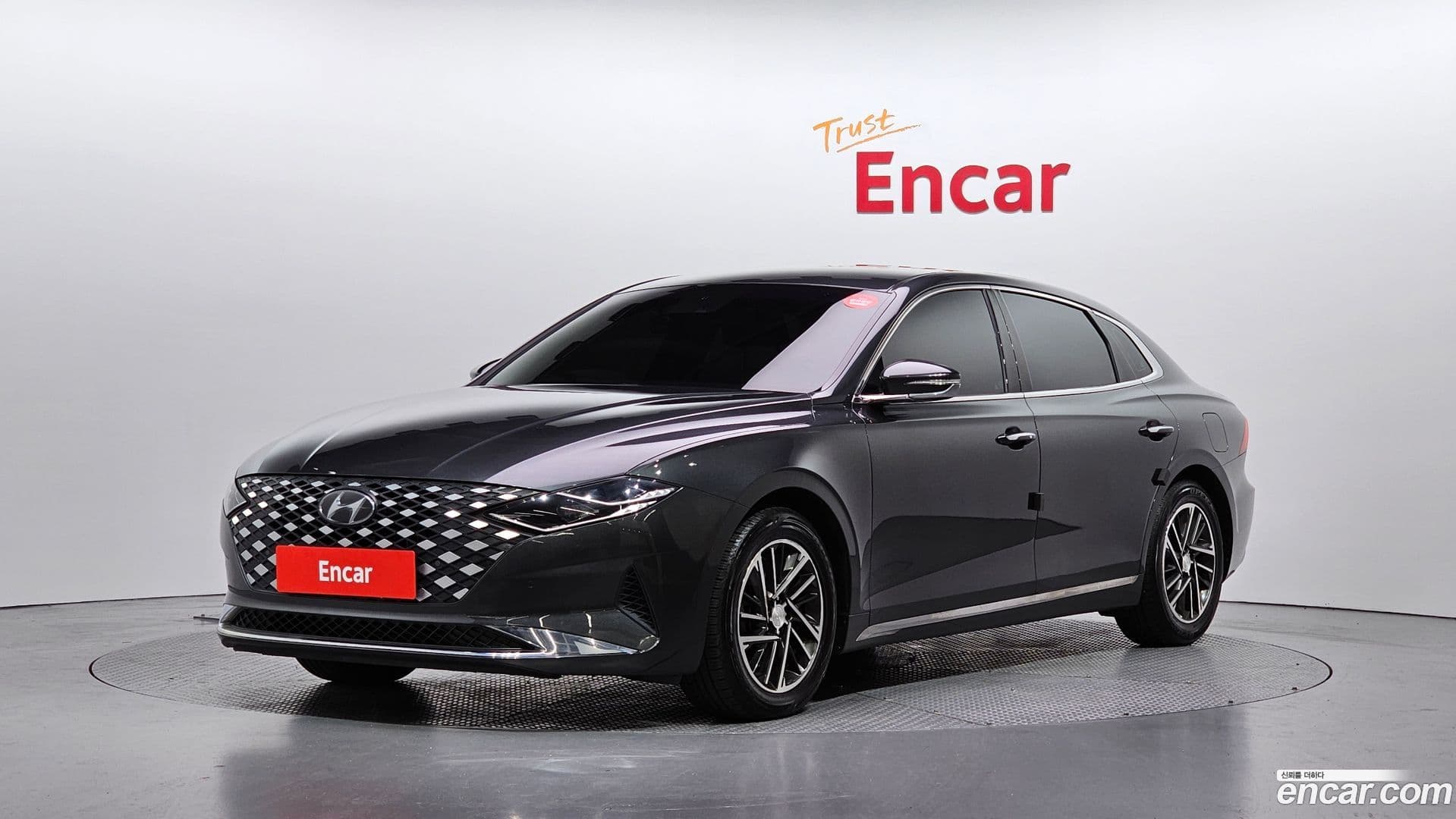 Main__Slider__Photo:Grandeur Hyundai 2022.4-0