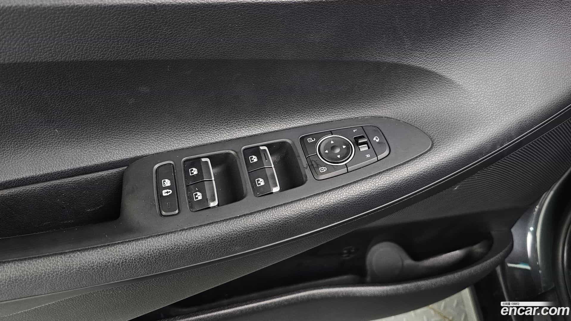 Grandeur Hyundai 2022.4-OPTION-022