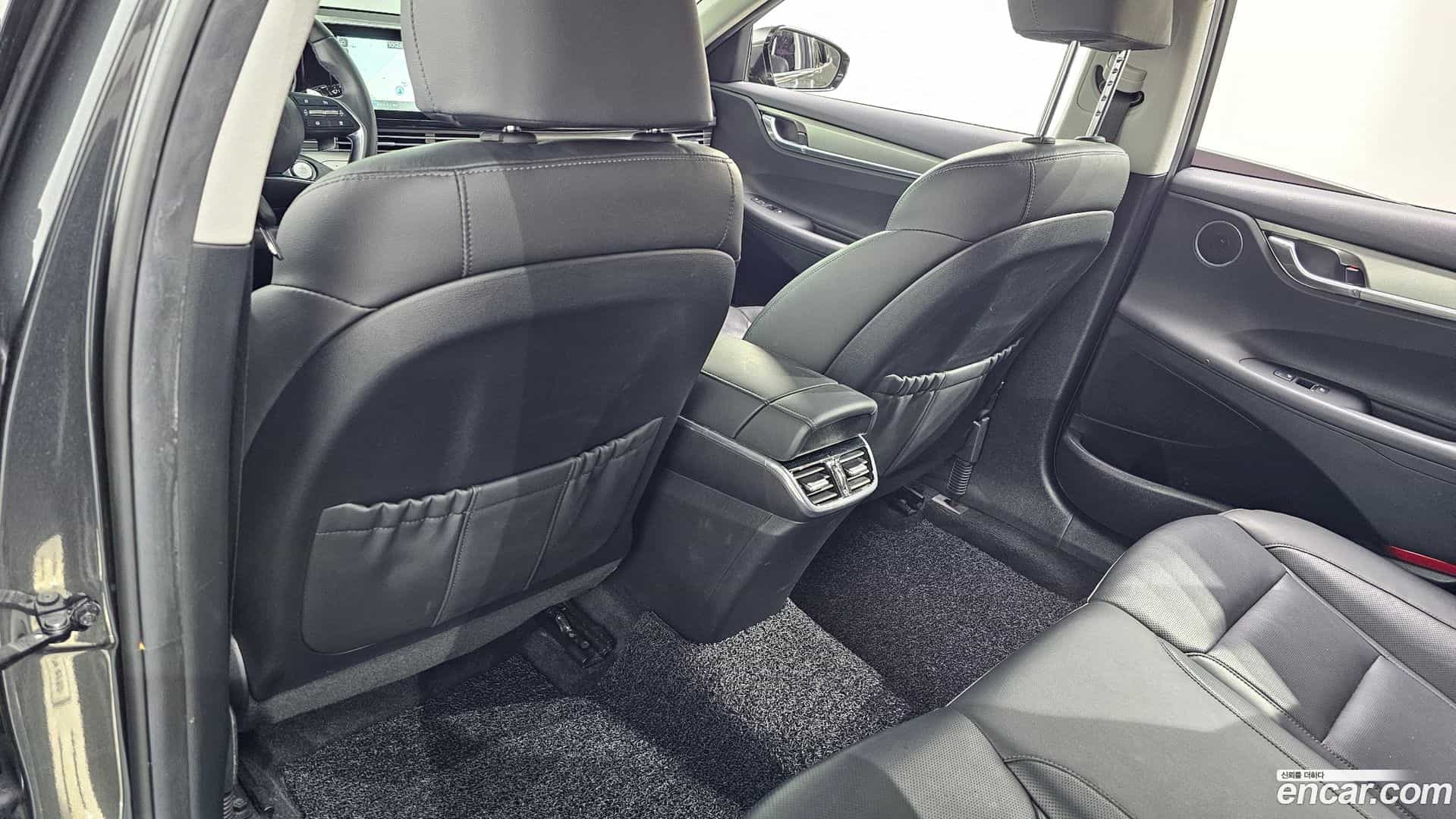 Grandeur Hyundai 2022.4-OPTION-040