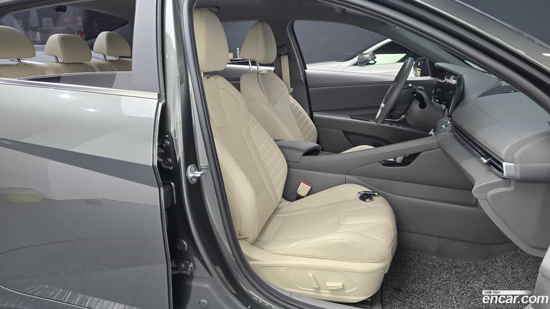 AVANTE Hyundai 2023.1-INNER-036