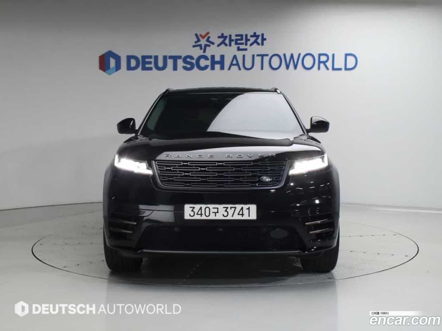 Range Rover Velar Land Rover 2025.8-OUTER-003