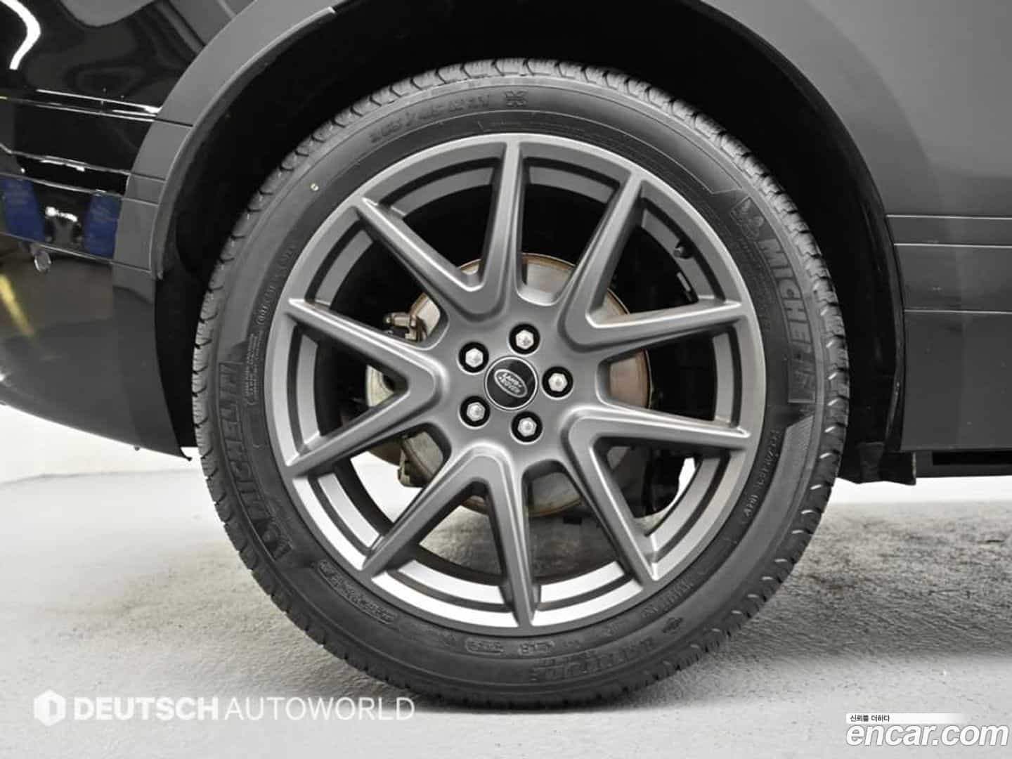 Range Rover Velar Land Rover 2025.8-OUTER-005