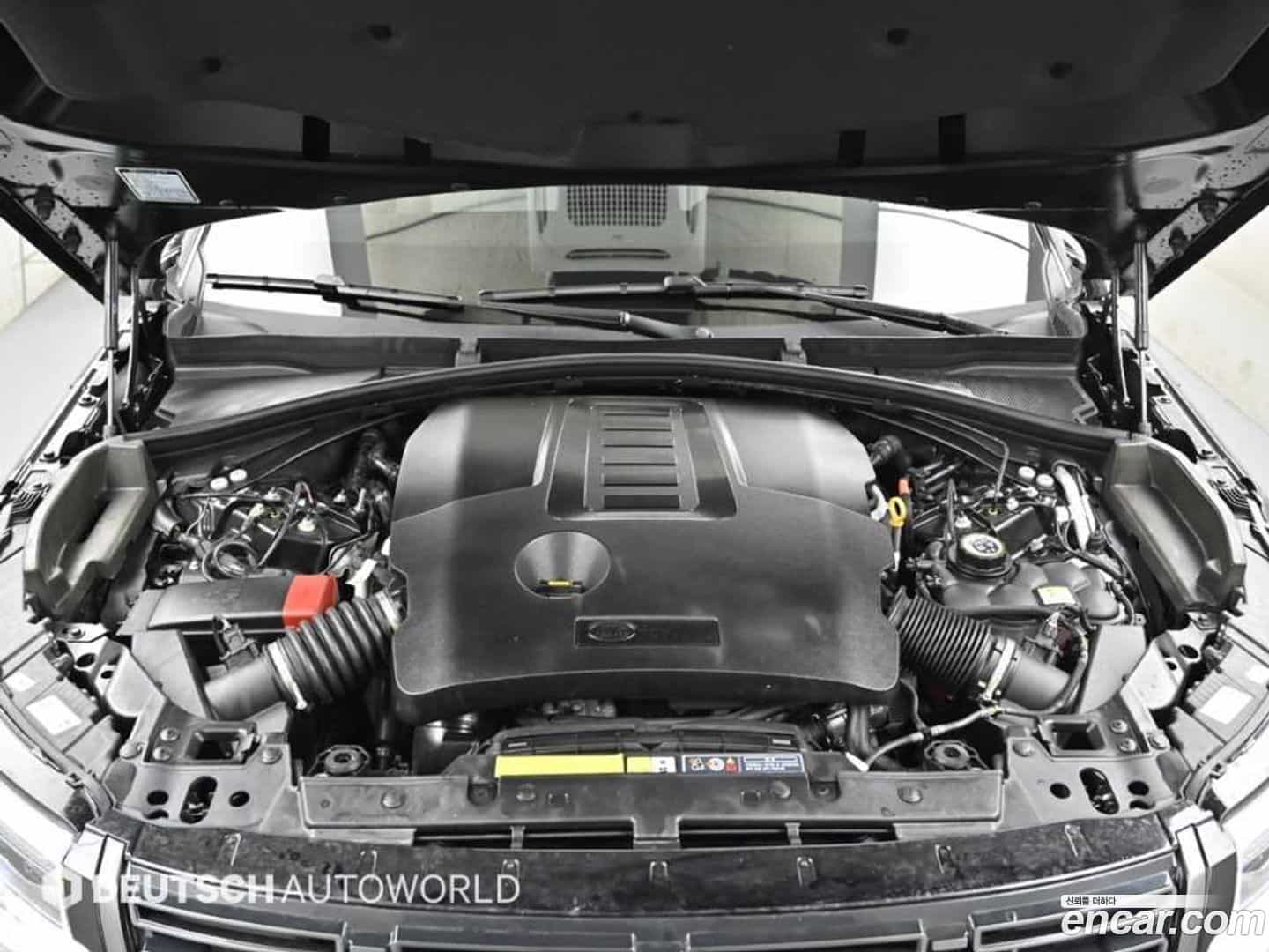 Range Rover Velar Land Rover 2025.8-OUTER-006