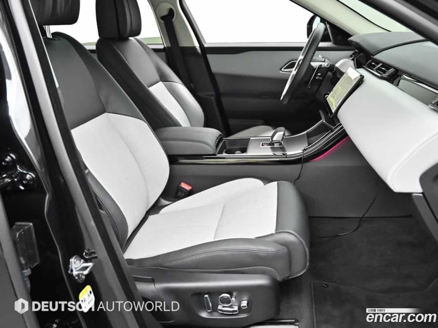 Range Rover Velar Land Rover 2025.8-INNER-010