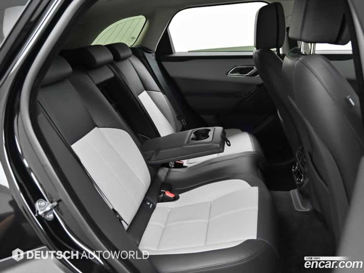 Range Rover Velar Land Rover 2025.8-OPTION-016