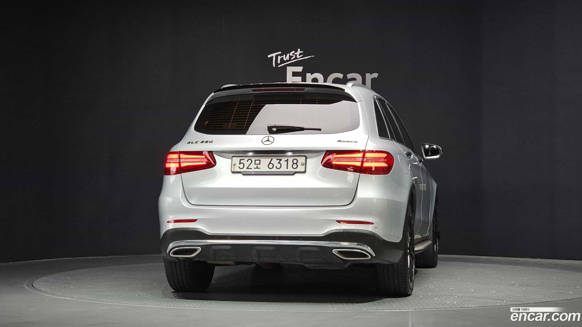 GLC-Class Mercedes-Benz 2017.4-OUTER-004
