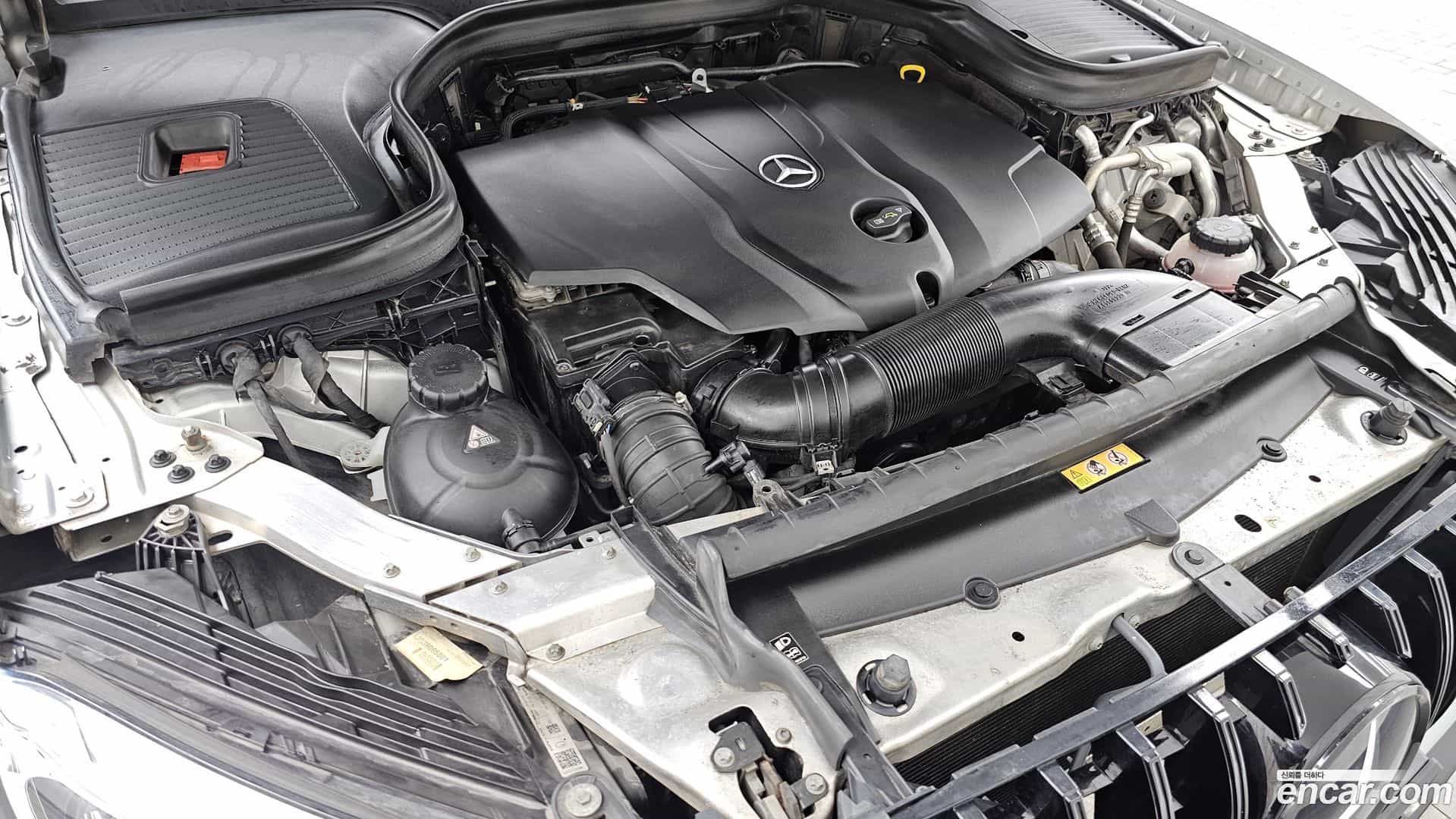 GLC-Class Mercedes-Benz 2017.4-OUTER-006