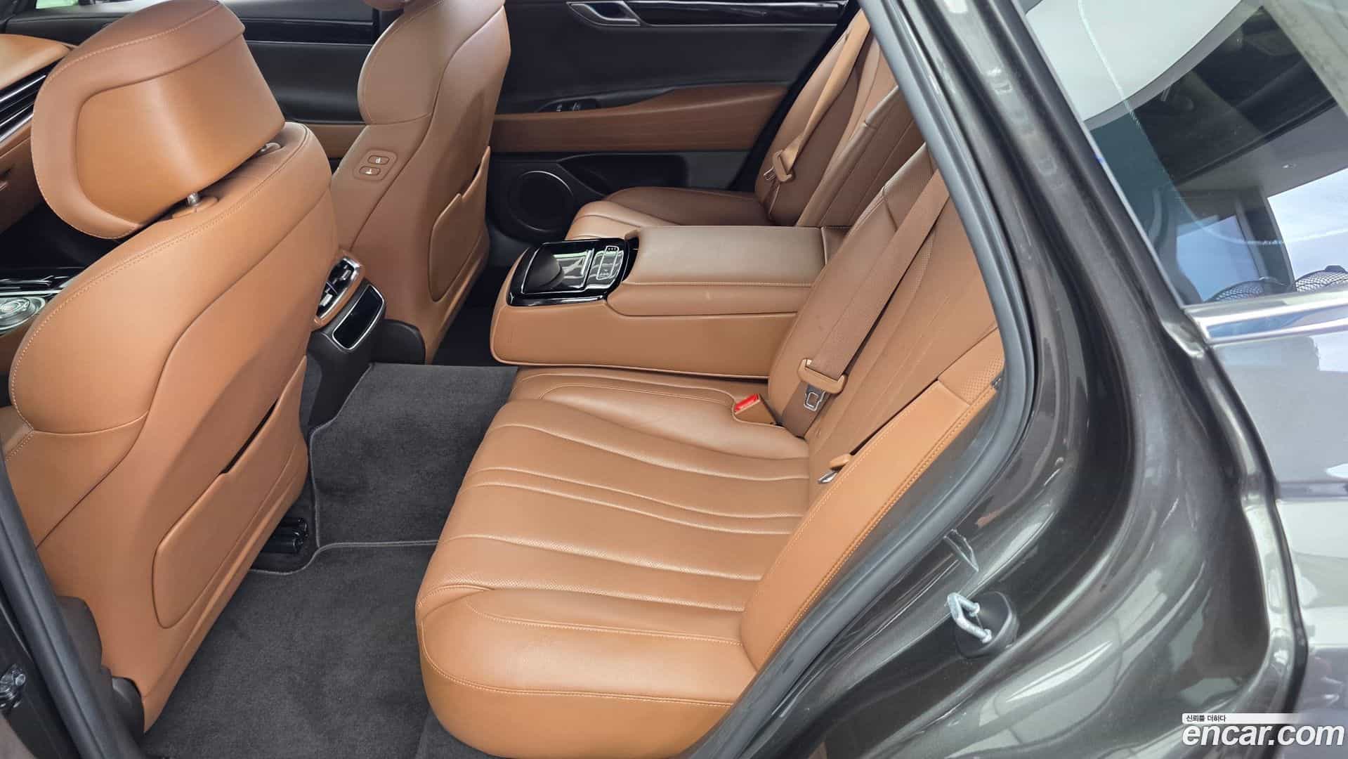 G80 Genesis 2022.2-INNER-036