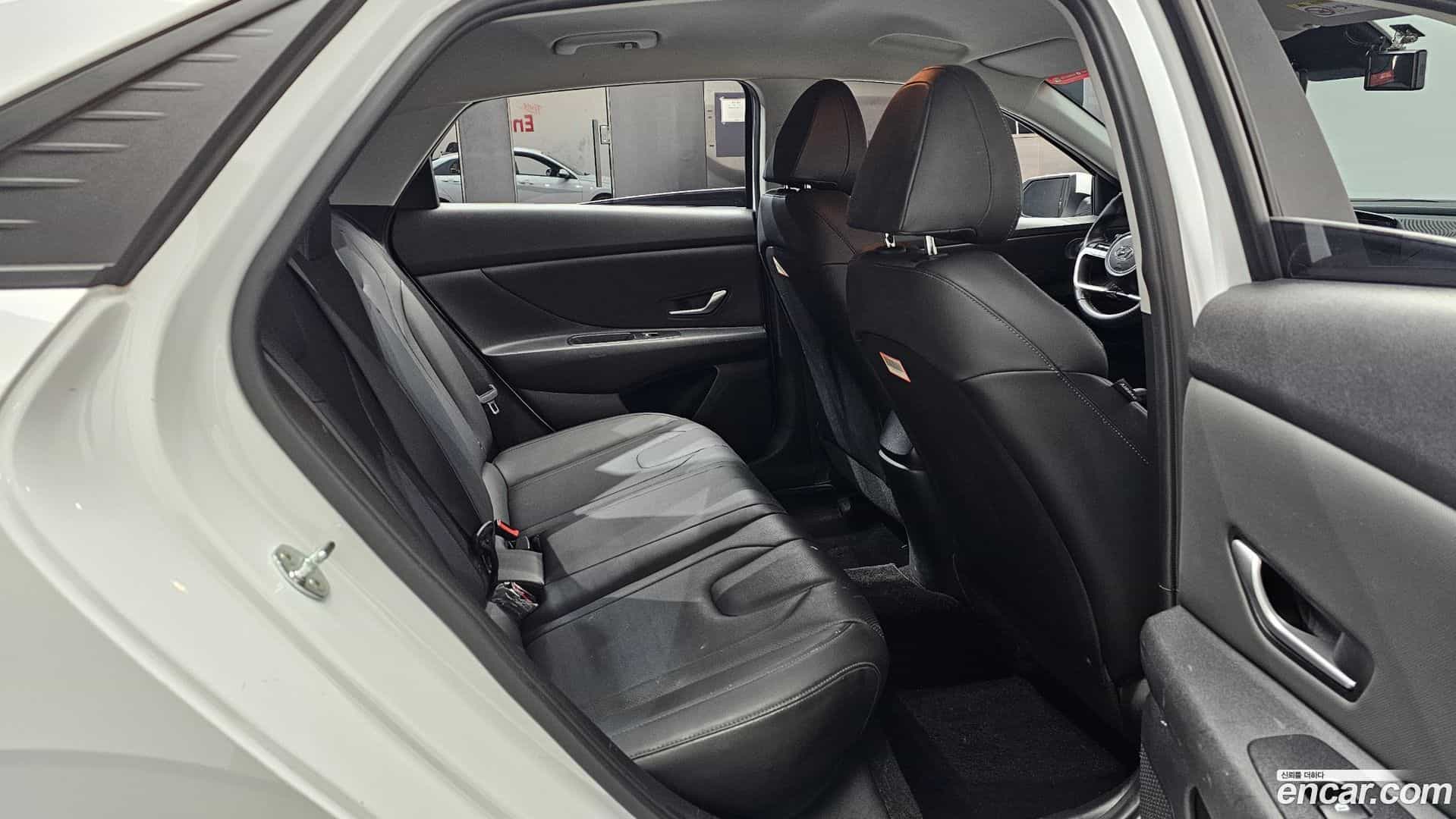 AVANTE Hyundai 2020.6-OPTION-015