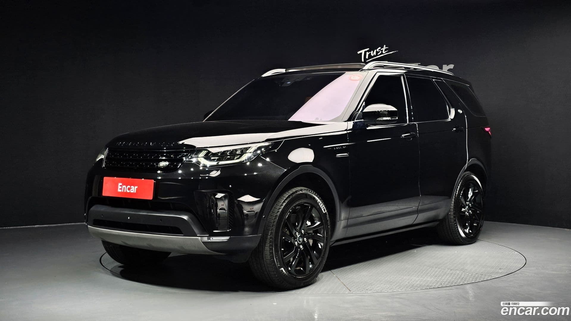 Main__Slider__Photo:Discovery Land Rover 2019.2-0