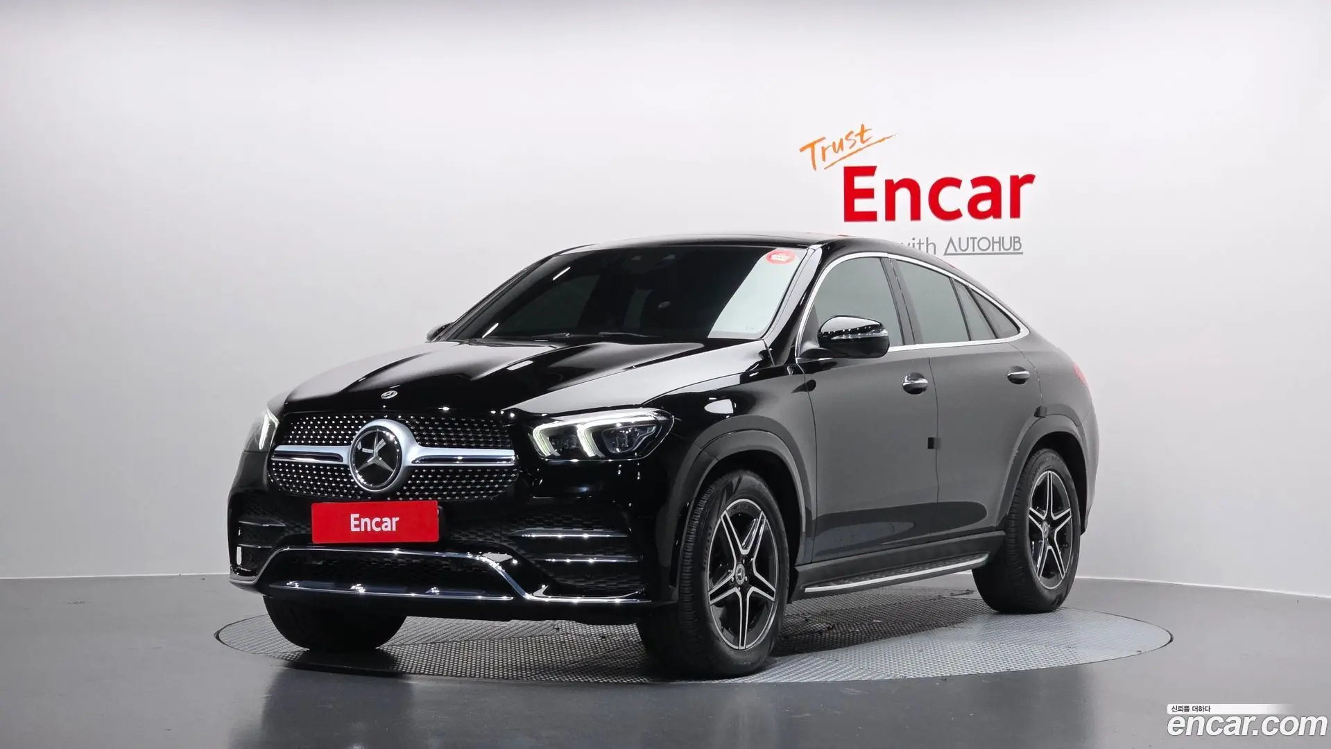 Main__Slider__Photo:GLE-Class Mercedes-Benz 2021.9-0