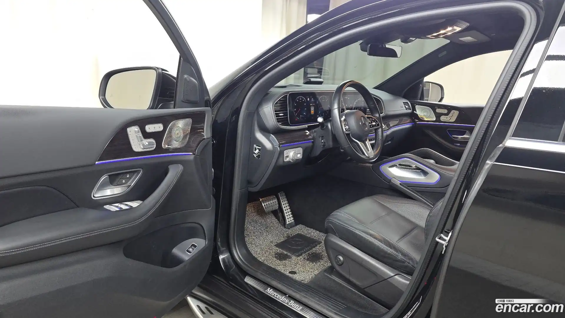 GLE-Class Mercedes-Benz 2021.9-INNER-010