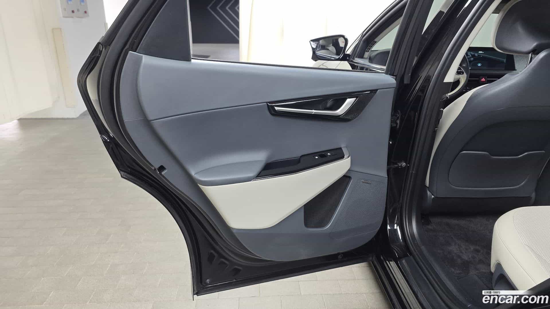 EV6 Kia 2021.8-INNER-035