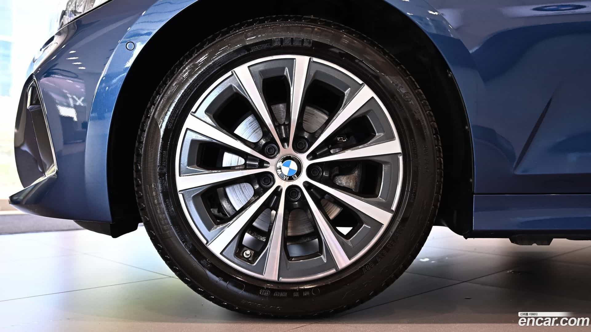 3-Series BMW 2023.6-OUTER-005