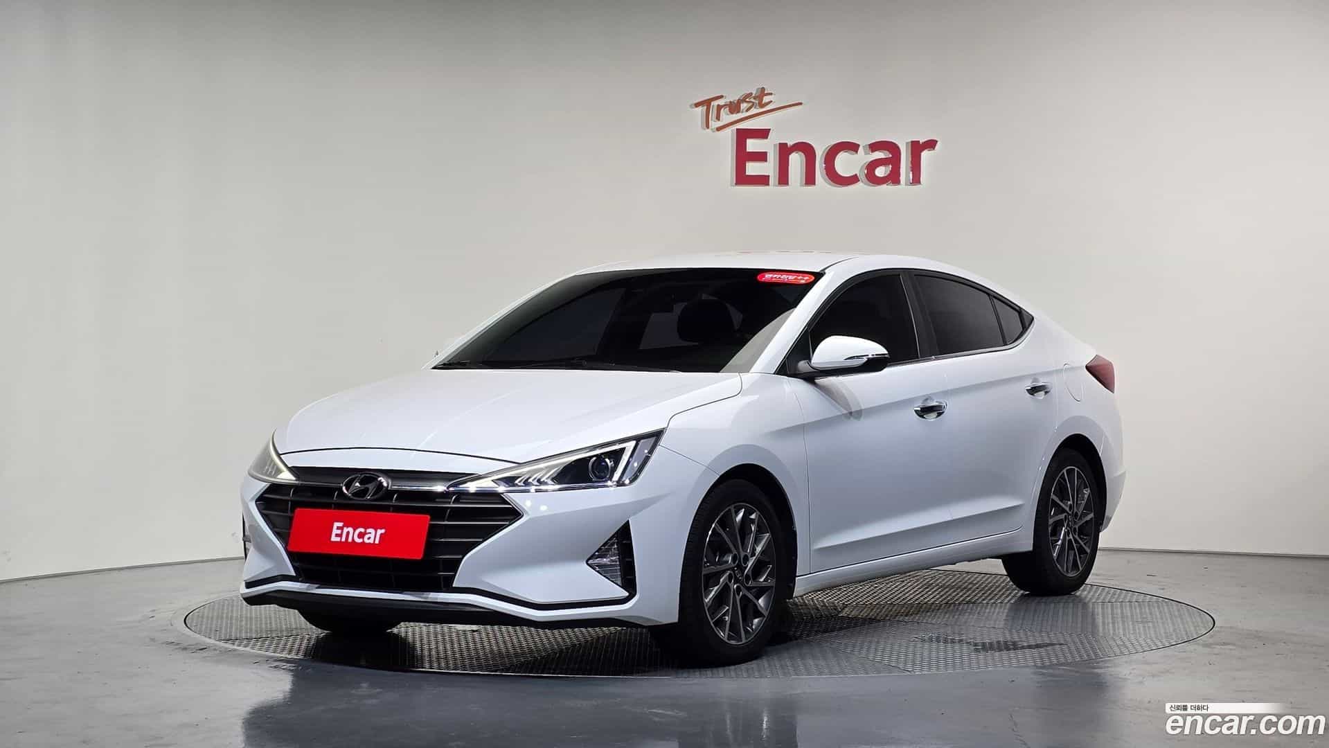 AVANTE Hyundai 2019.0-THUMBNAIL-011