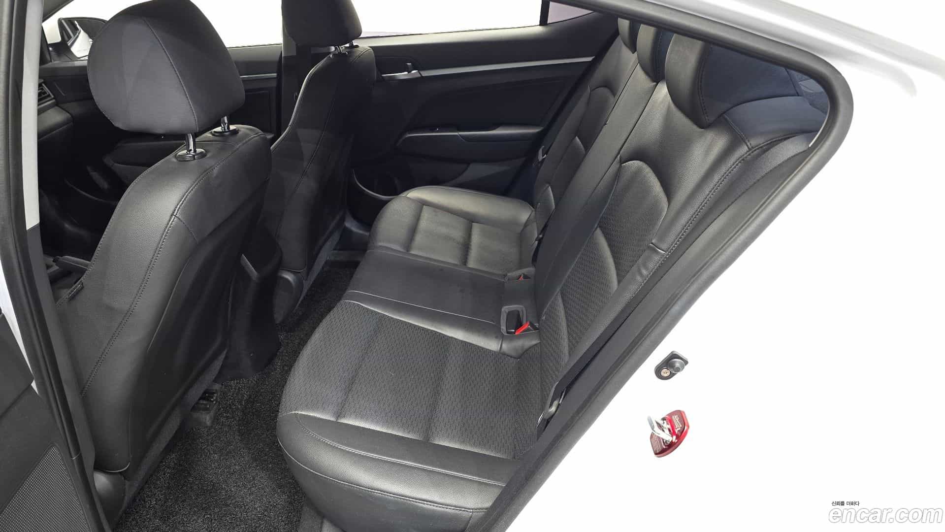 AVANTE Hyundai 2019.0-OPTION-015
