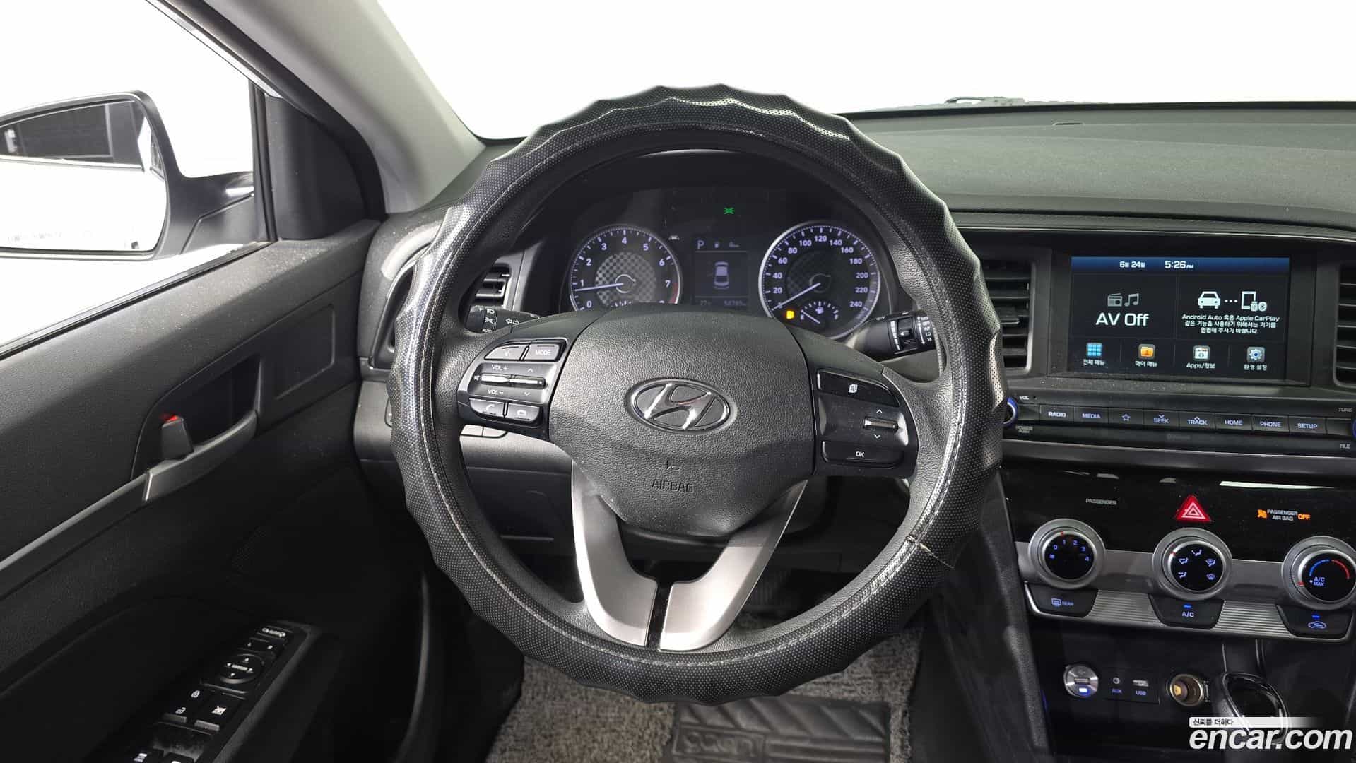 AVANTE Hyundai 2019.0-OPTION-016