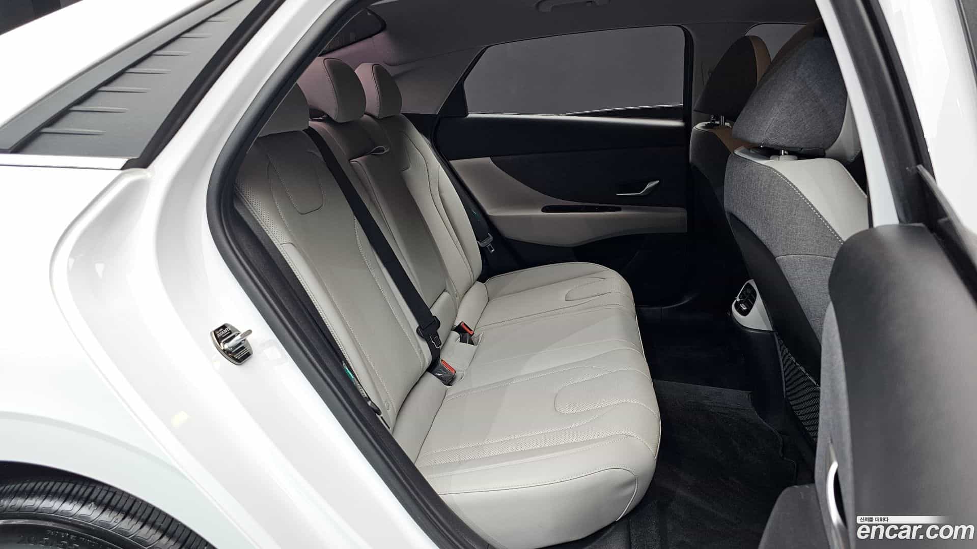 AVANTE Hyundai 2021.2-OPTION-015