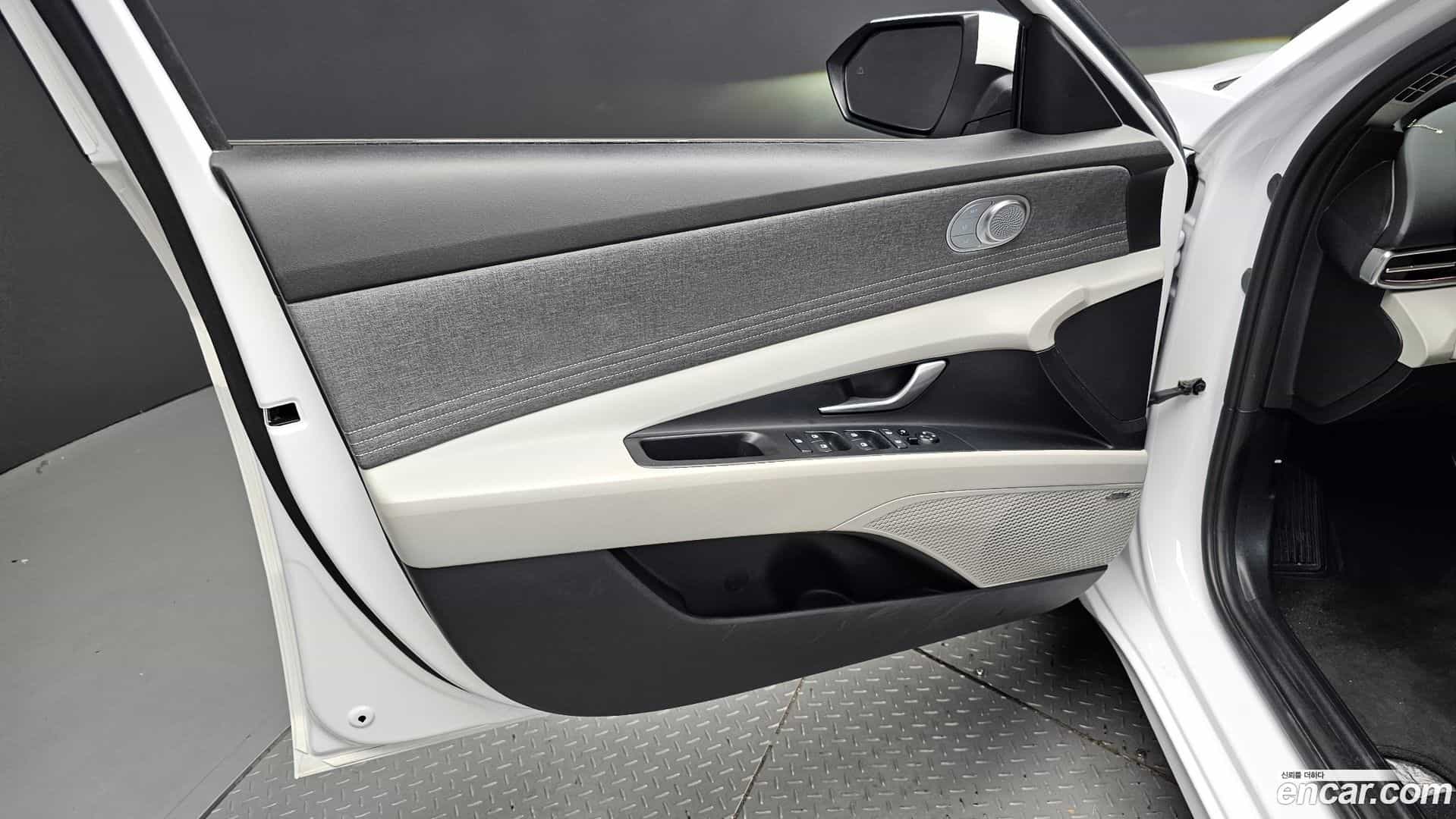 AVANTE Hyundai 2021.2-INNER-034