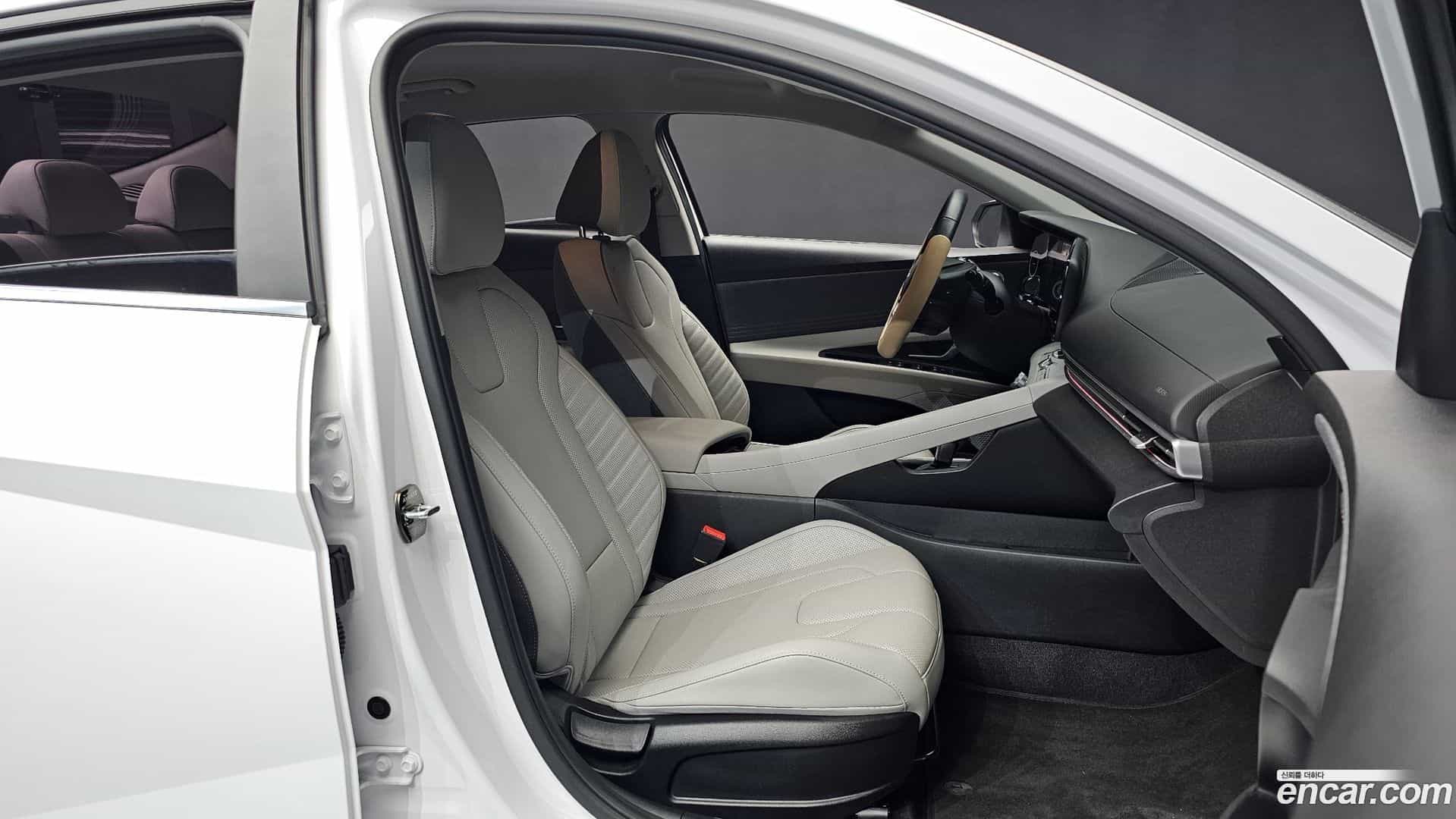 AVANTE Hyundai 2021.2-INNER-036