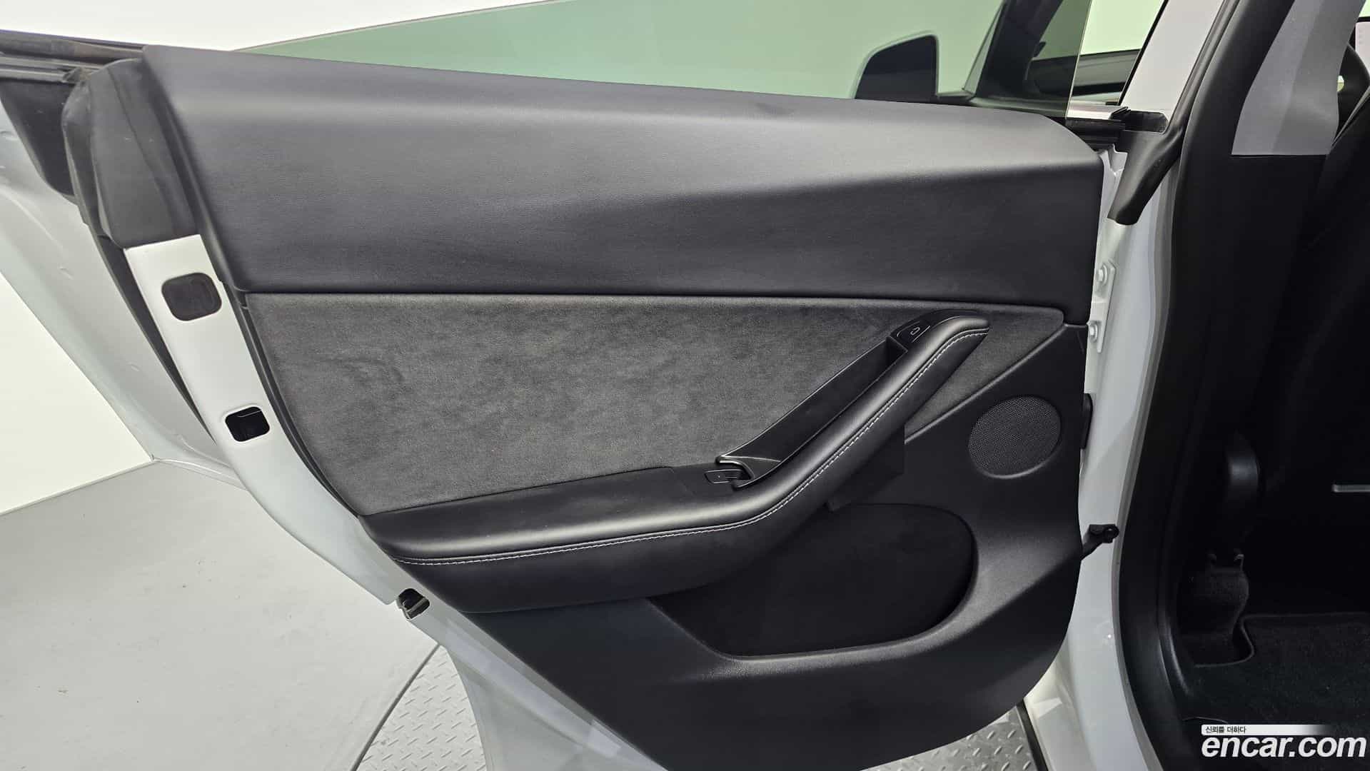 Model Y Tesla 2021.8-INNER-035