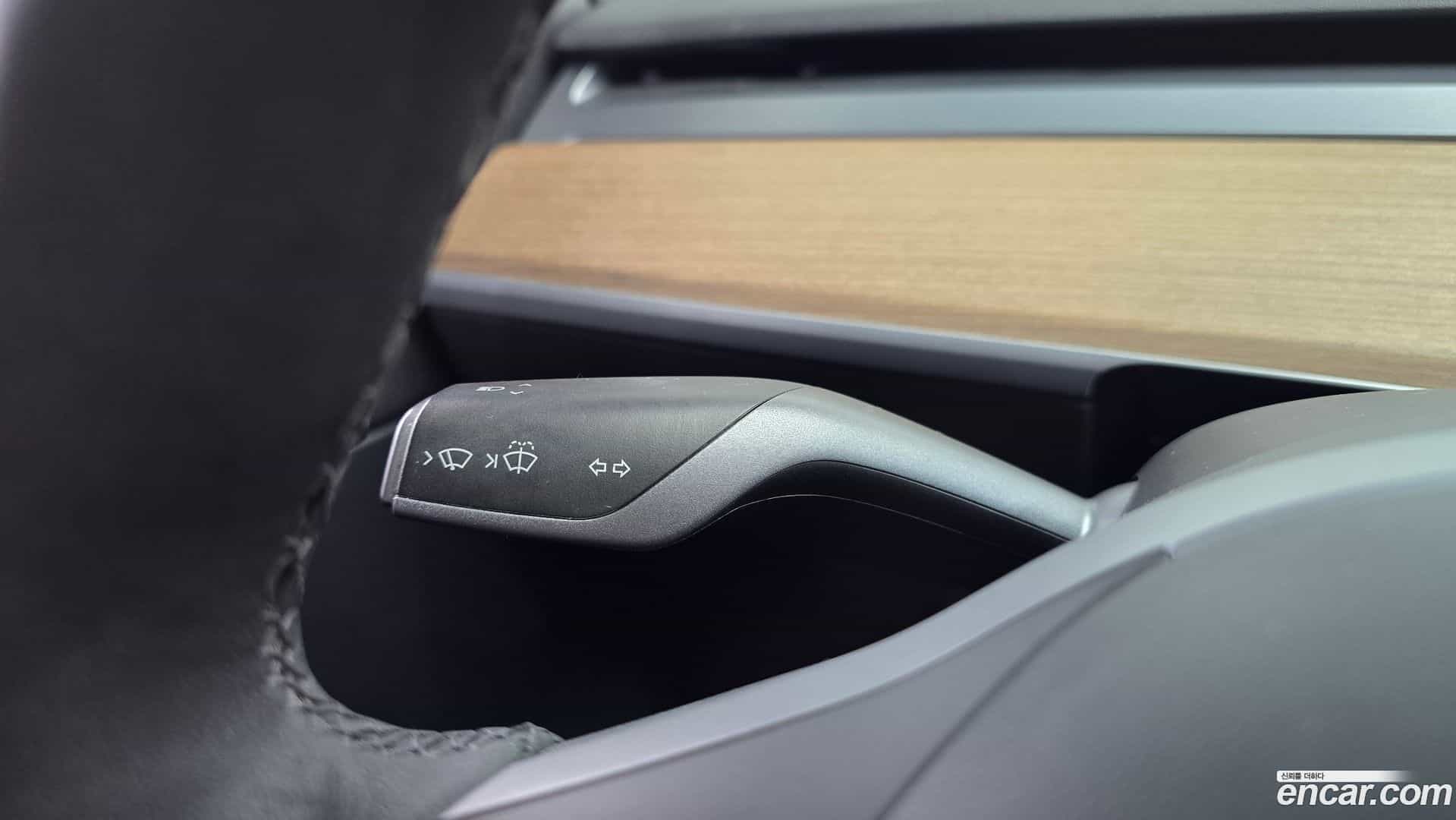 Model Y Tesla 2021.8-OPTION-041