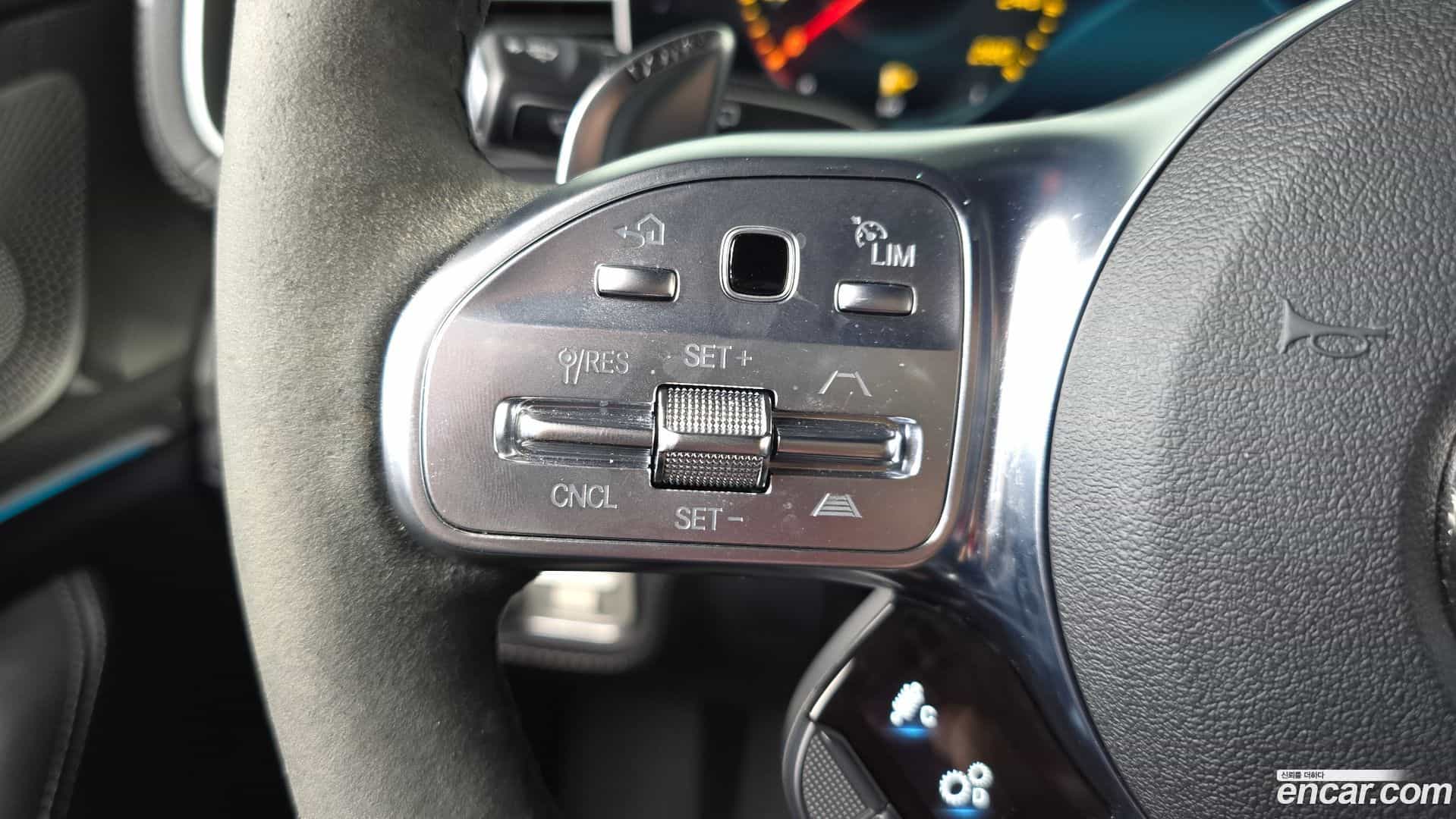 GLE-Class Mercedes-Benz 2023.7-OPTION-020