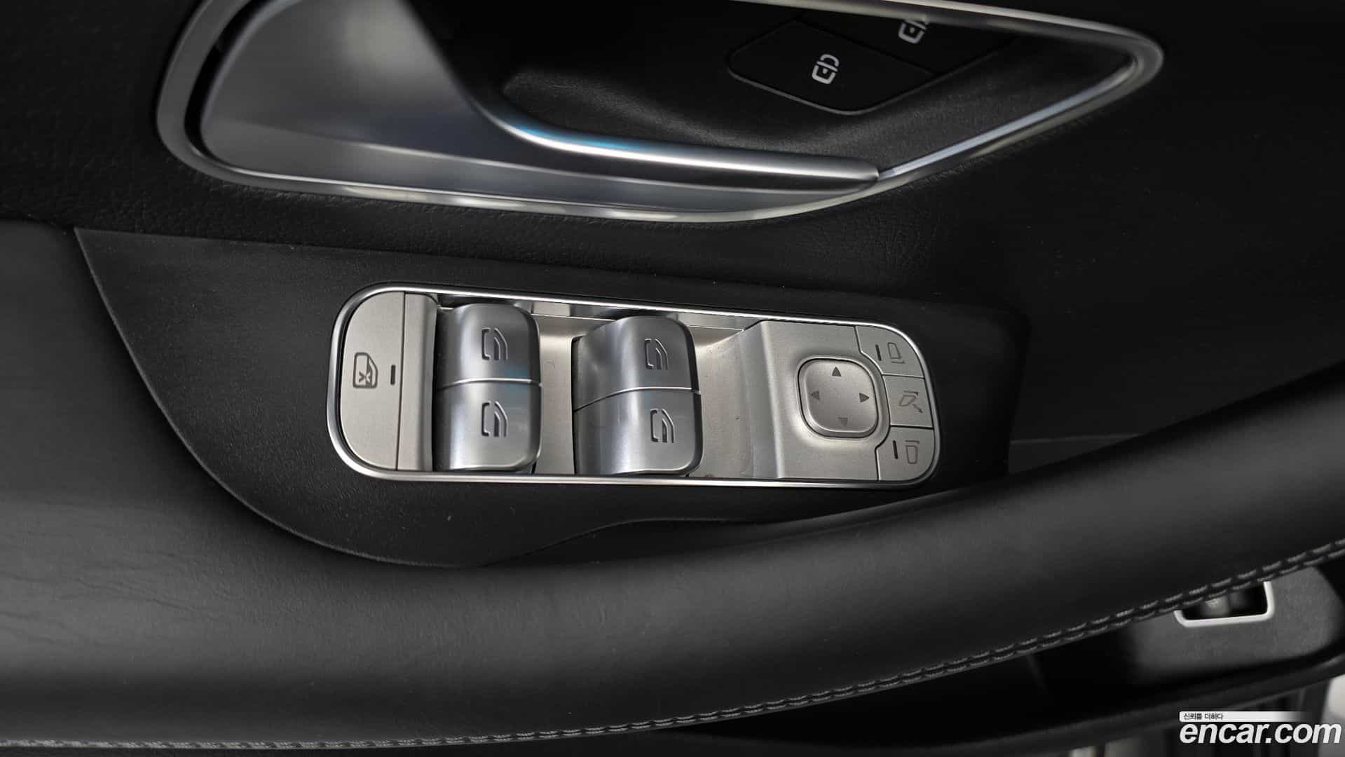 GLE-Class Mercedes-Benz 2023.7-OPTION-042