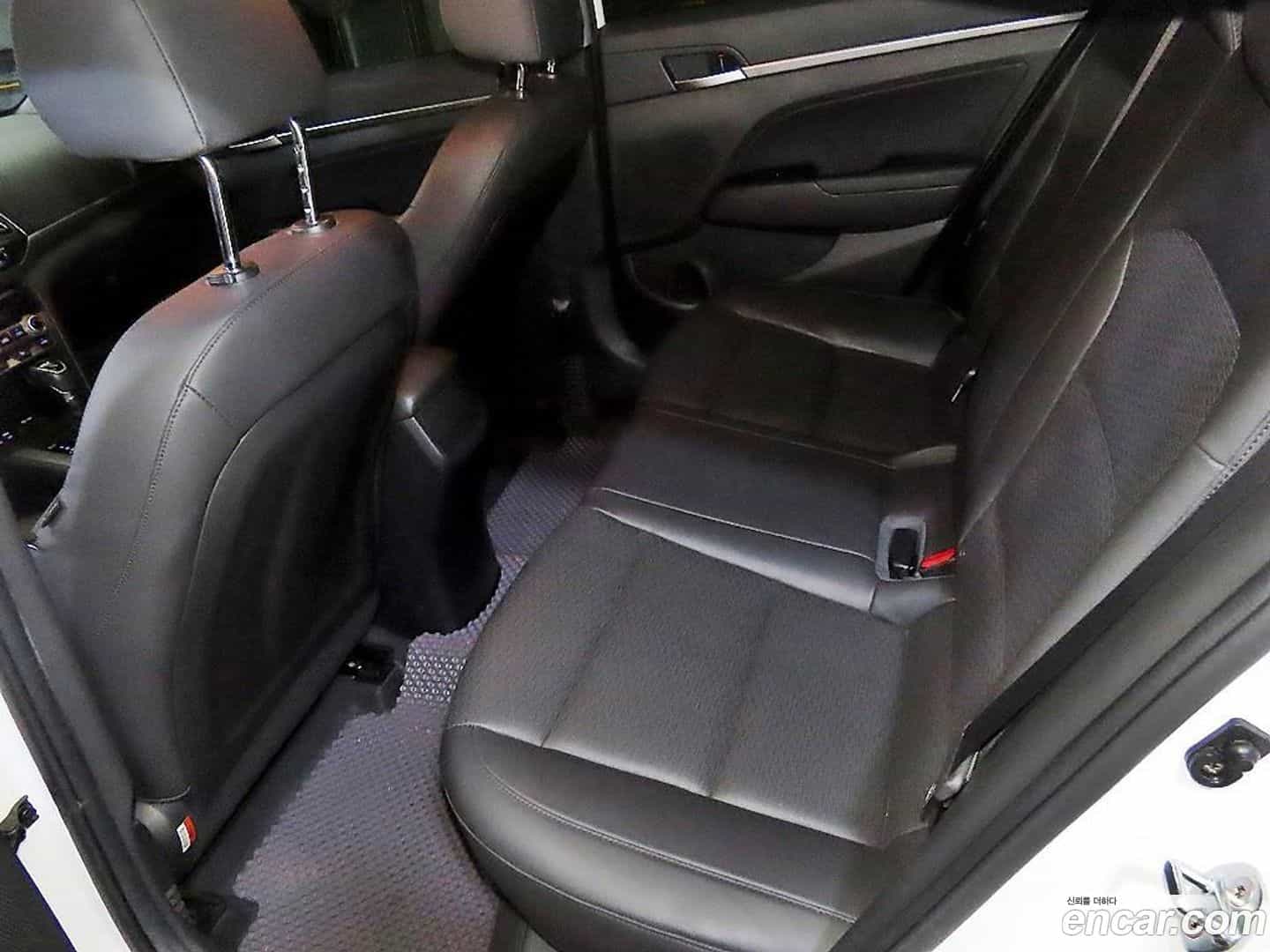 AVANTE Hyundai 2020.2-INNER-007