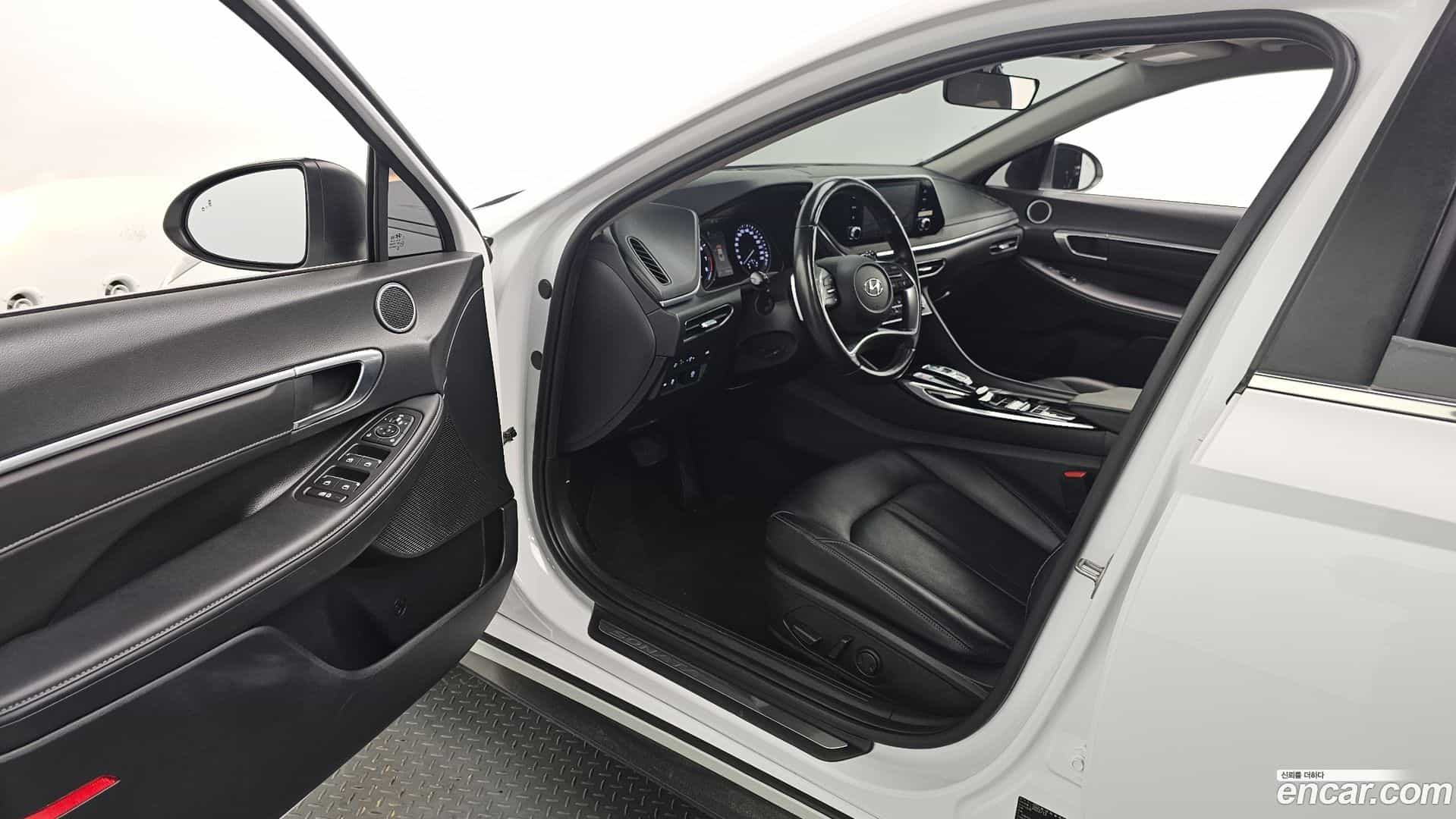 Sonata Hyundai 2023.2-INNER-010