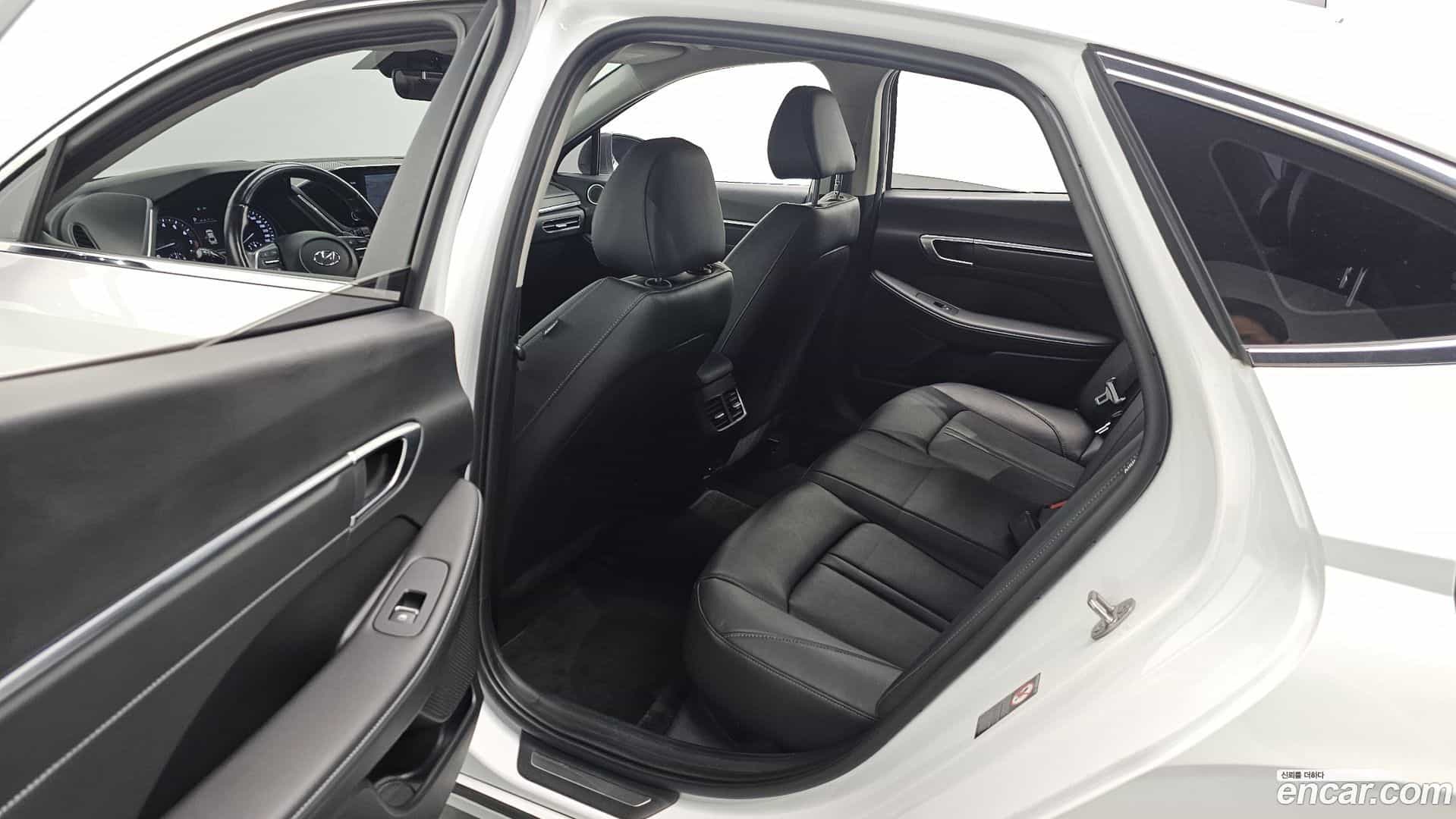 Sonata Hyundai 2023.2-OPTION-015