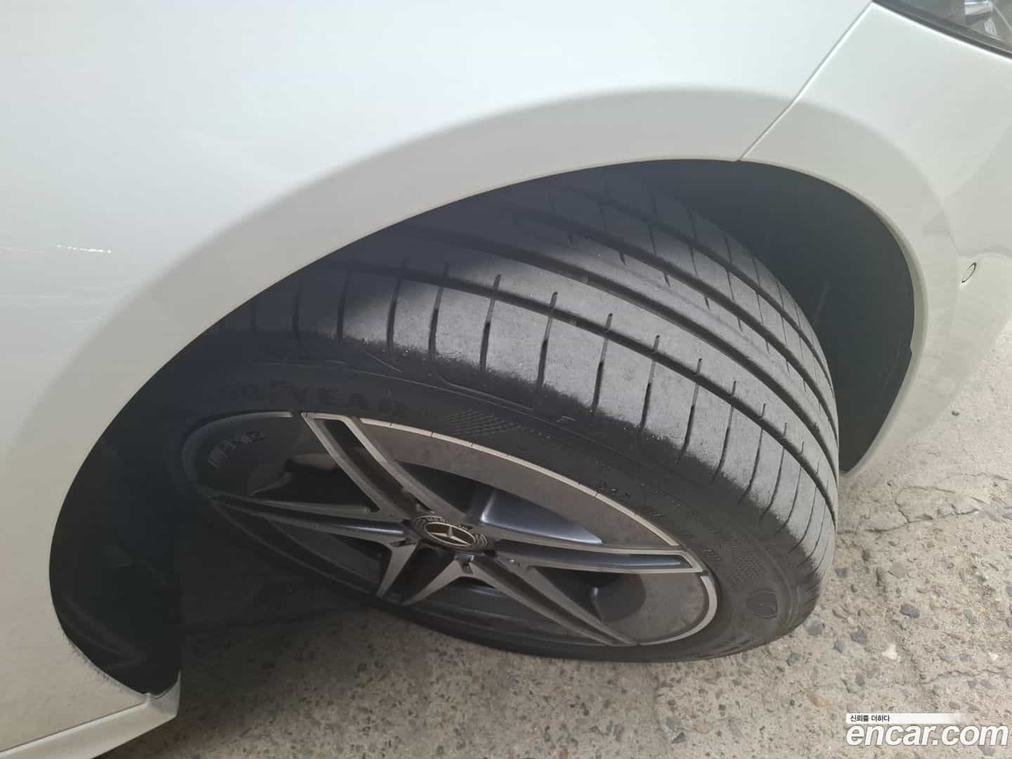 C-Class Mercedes-Benz 2025.4-OUTER-005