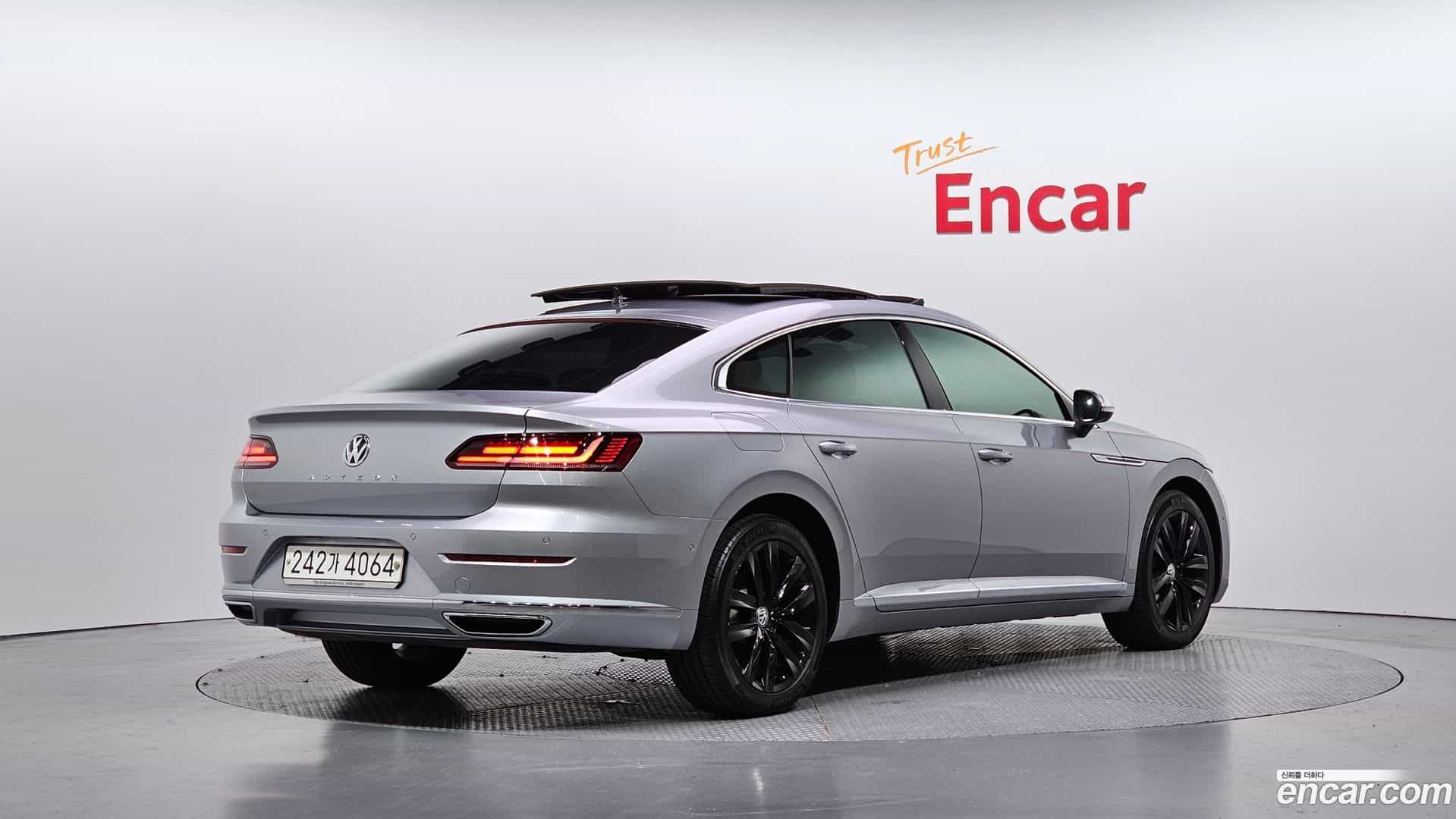 Arteon Volkswagen 2019.11-OUTER-002