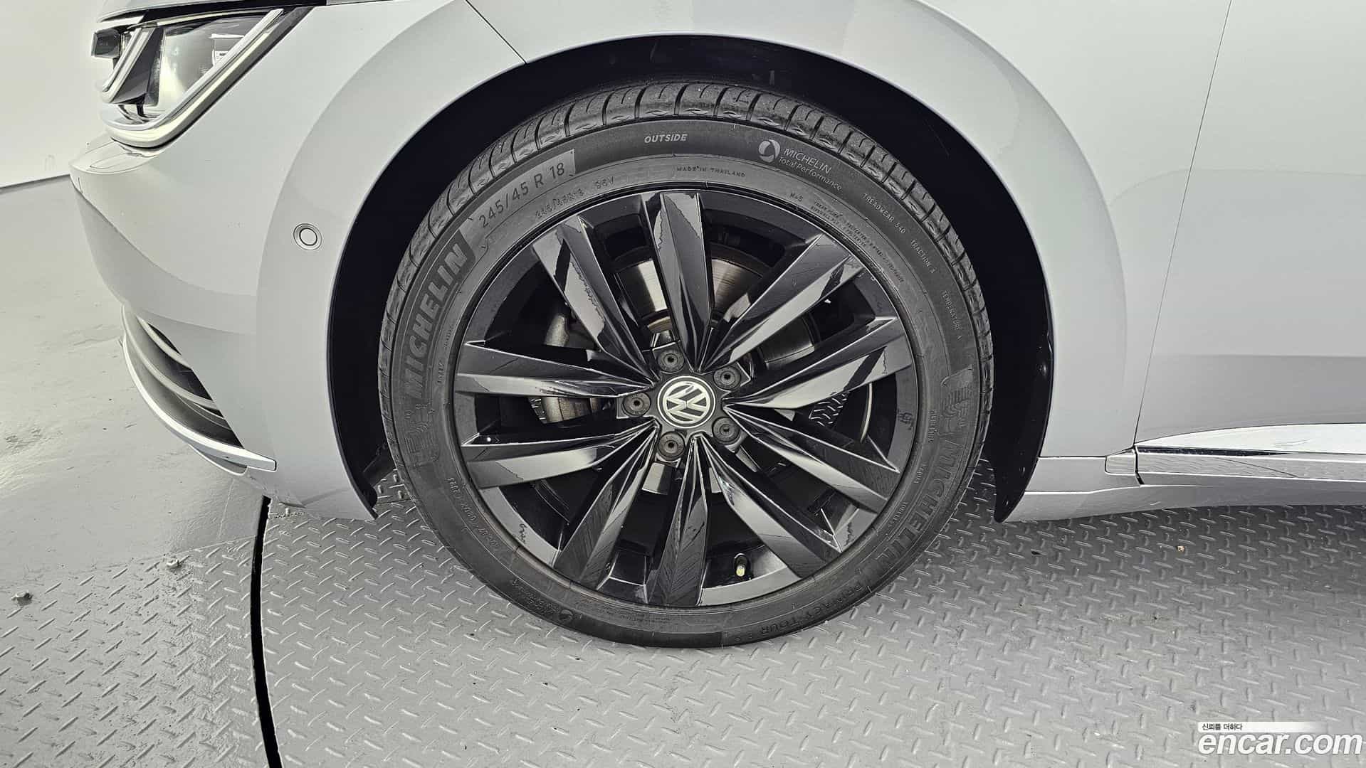 Arteon Volkswagen 2019.11-OUTER-005