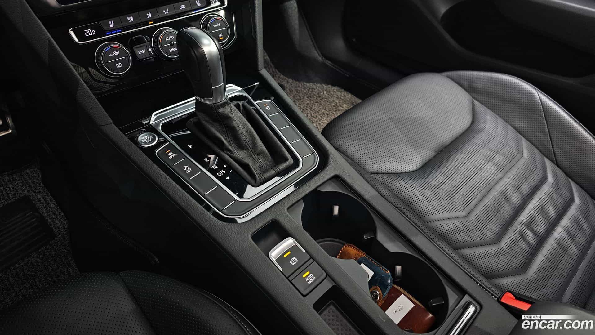 Arteon Volkswagen 2019.11-INNER-009