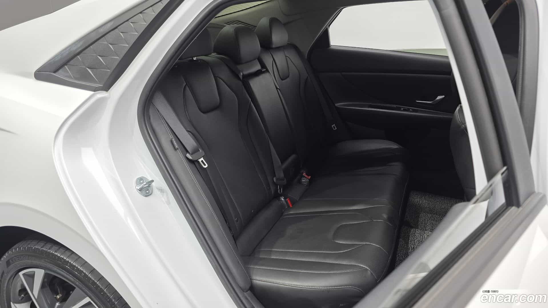 AVANTE Hyundai 2023.4-OPTION-015