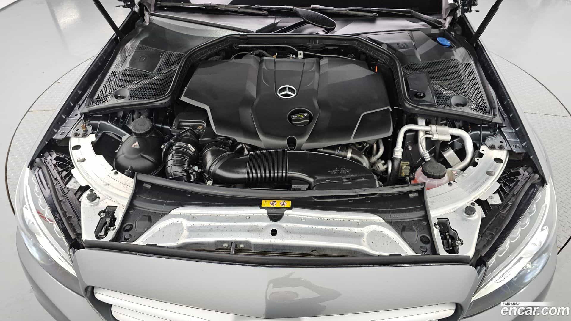 C-Class Mercedes-Benz 2017.5-OUTER-006