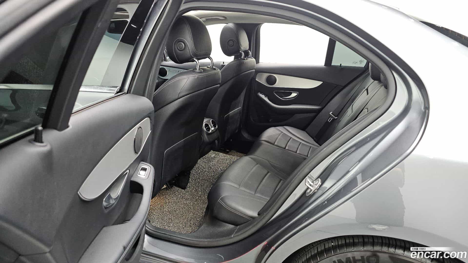 C-Class Mercedes-Benz 2017.5-OPTION-023