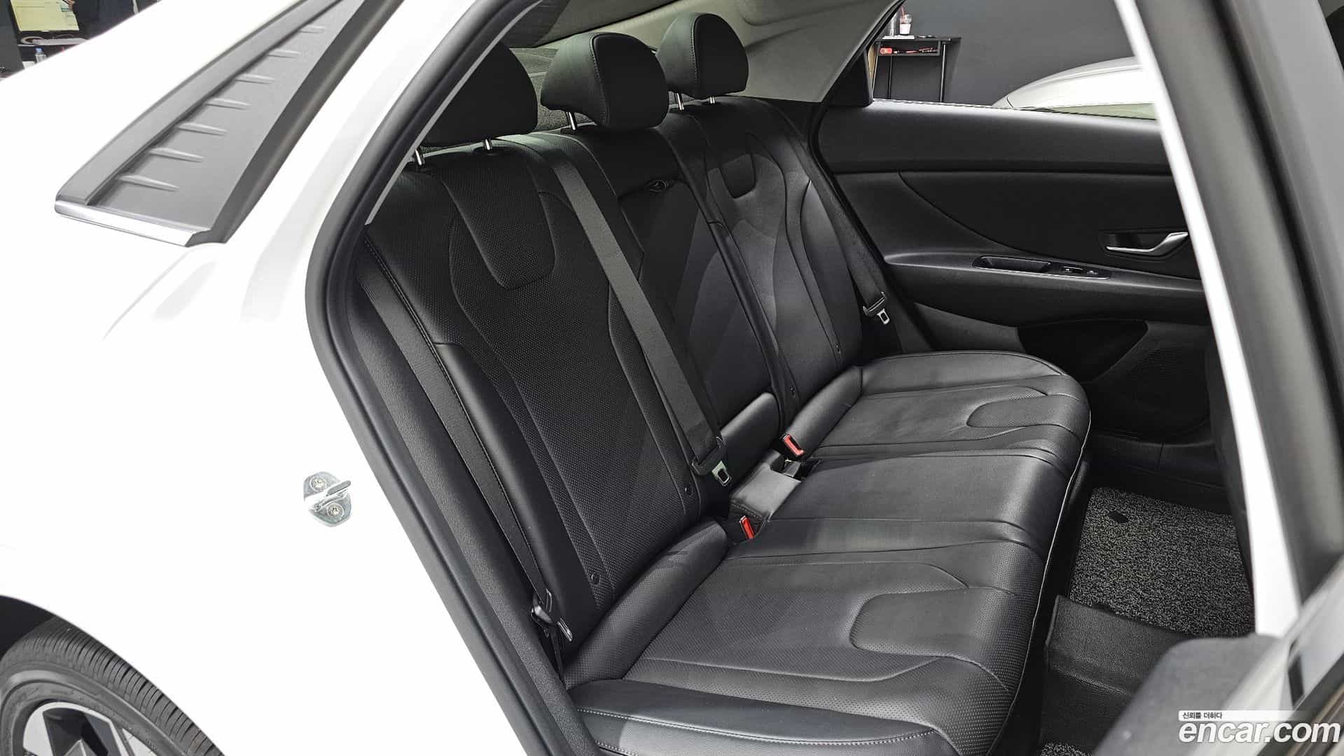 AVANTE Hyundai 2021.11-OPTION-015