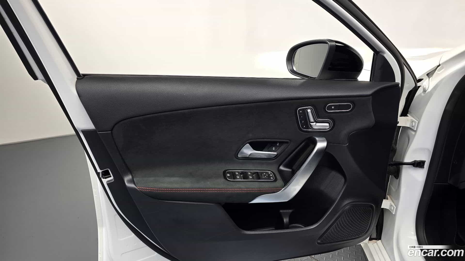 A-Class Mercedes-Benz 2023.2-INNER-034