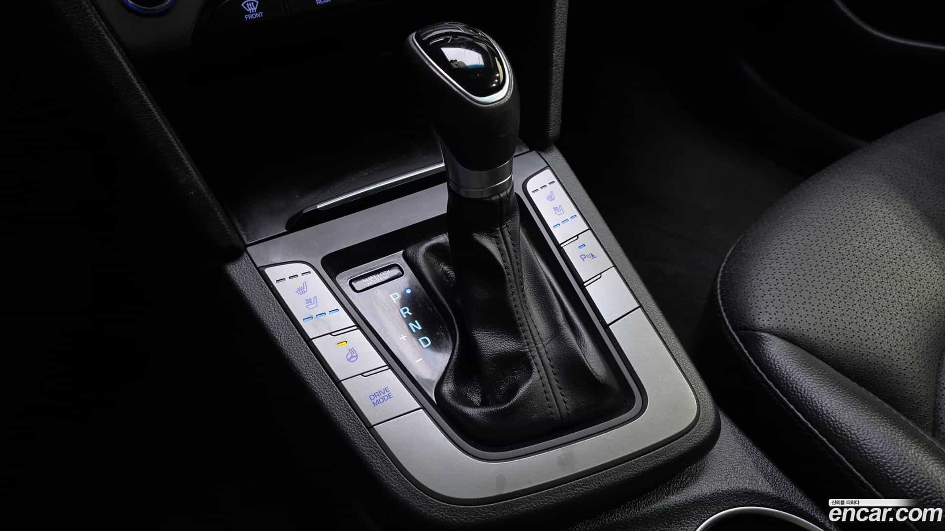 AVANTE Hyundai 2017.3-INNER-009