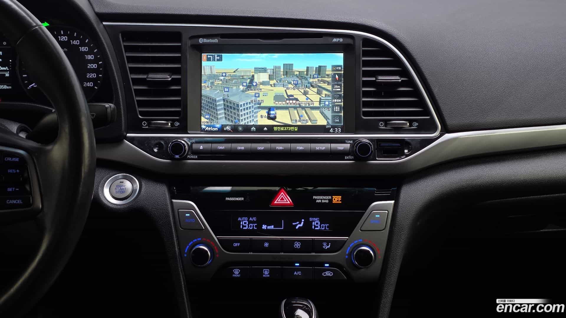 AVANTE Hyundai 2017.3-OPTION-017