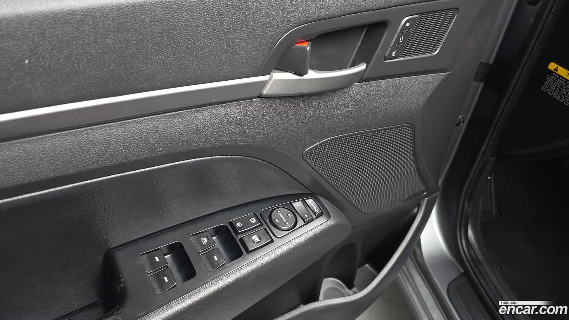 AVANTE Hyundai 2017.3-OPTION-023