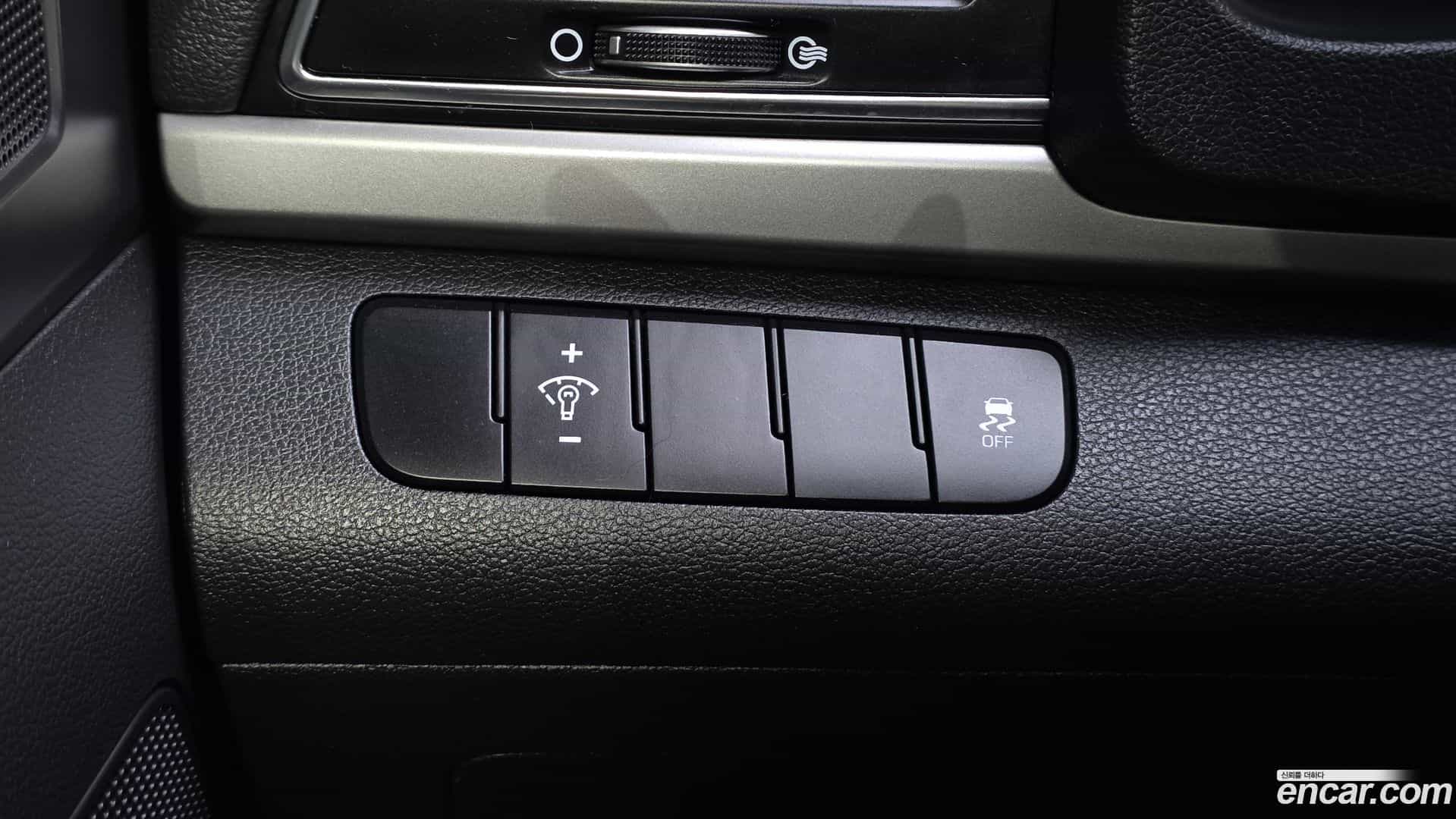 AVANTE Hyundai 2017.3-OPTION-024