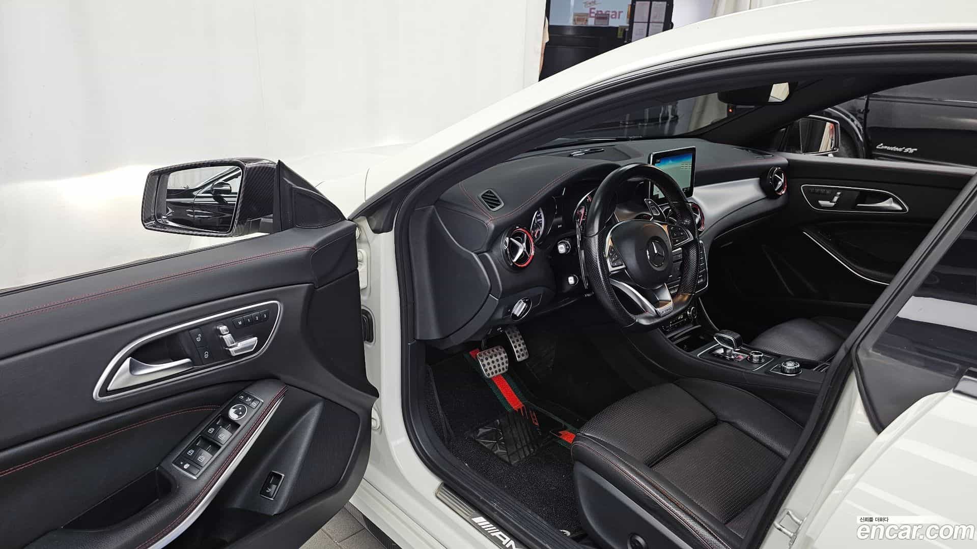 CLA-Class Mercedes-Benz 2016.3-INNER-010