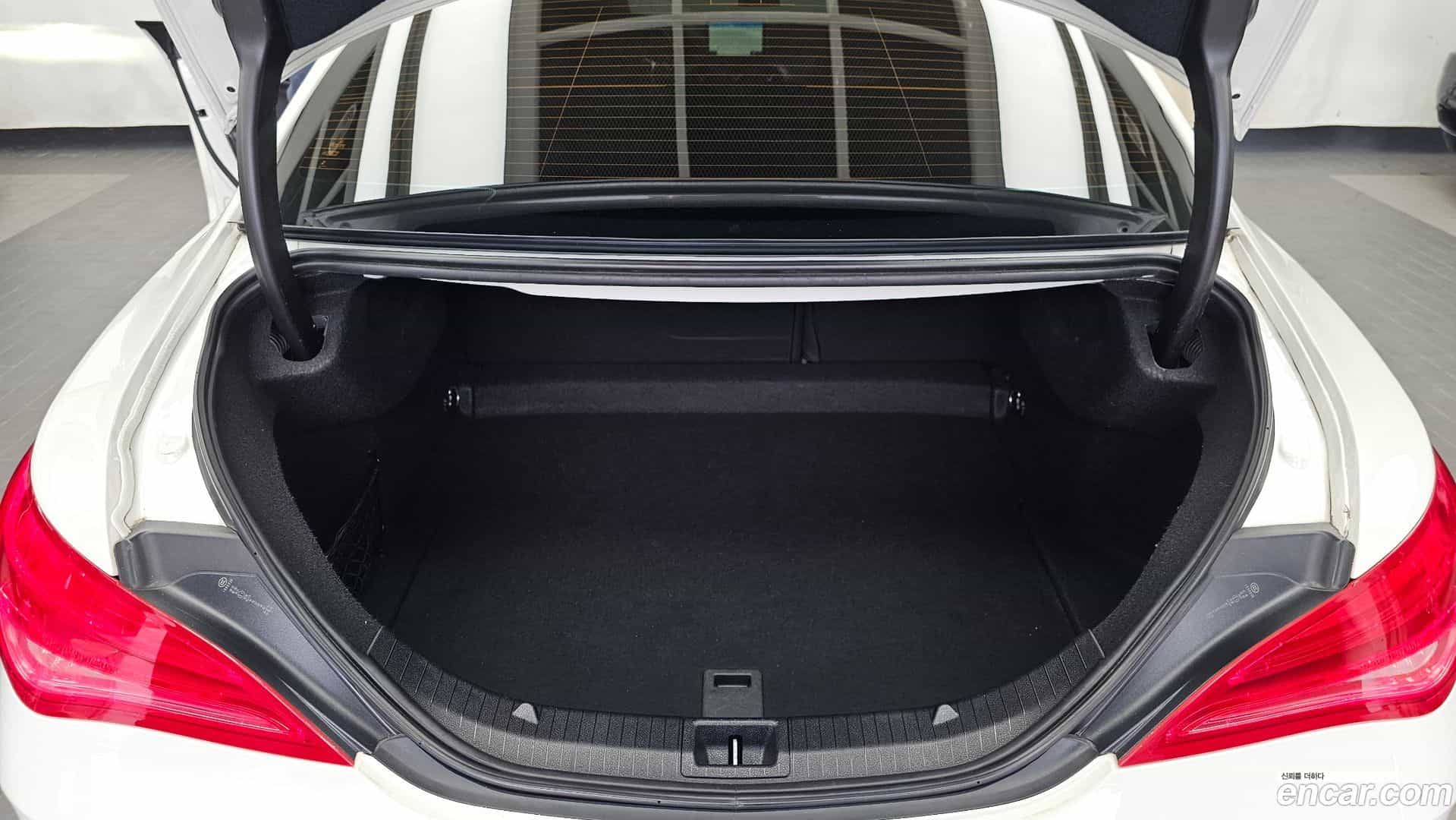 CLA-Class Mercedes-Benz 2016.3-OPTION-024