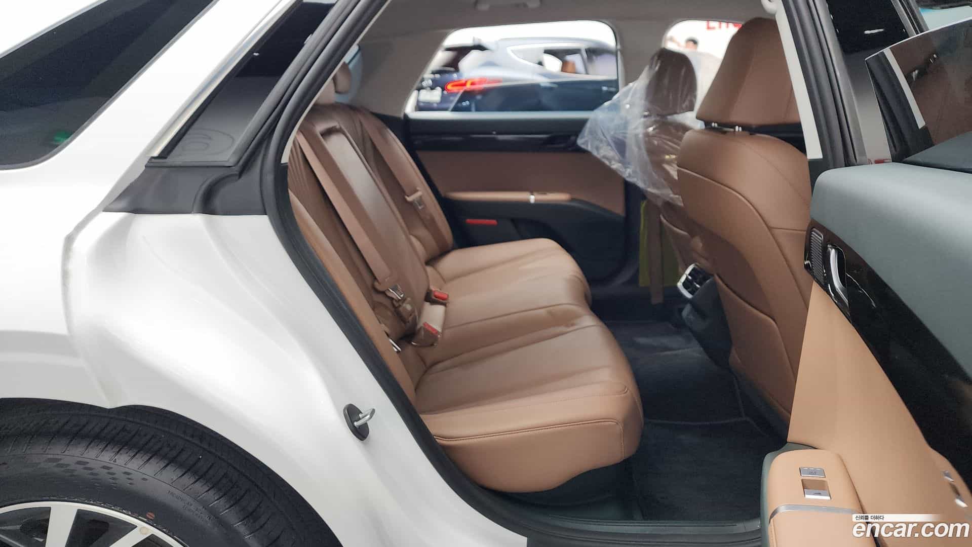Grandeur Hyundai 2025.8-OPTION-015