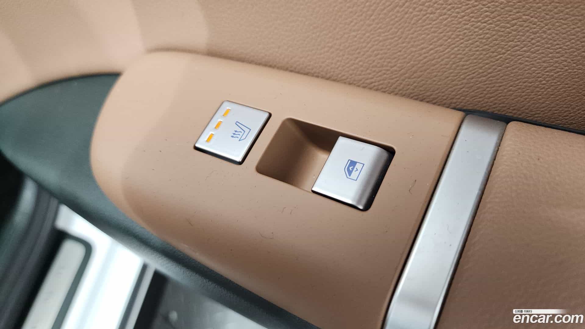 Grandeur Hyundai 2025.8-OPTION-019