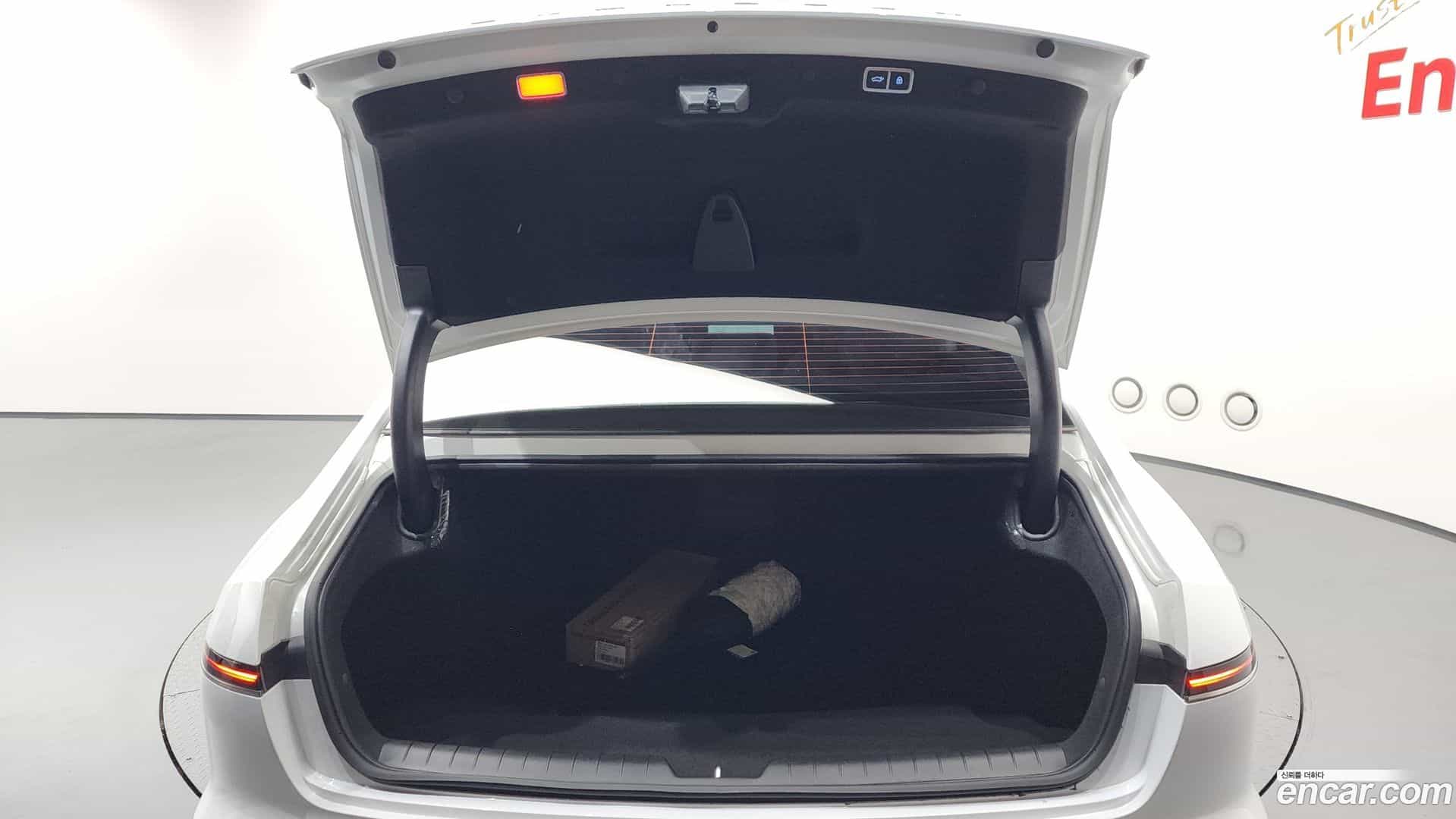 Grandeur Hyundai 2025.8-OPTION-024