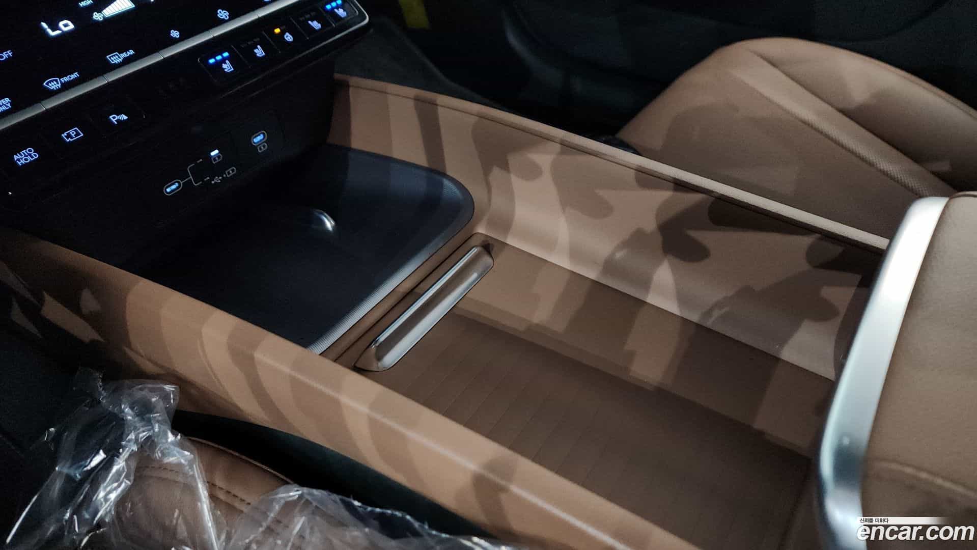 Grandeur Hyundai 2025.8-OPTION-042